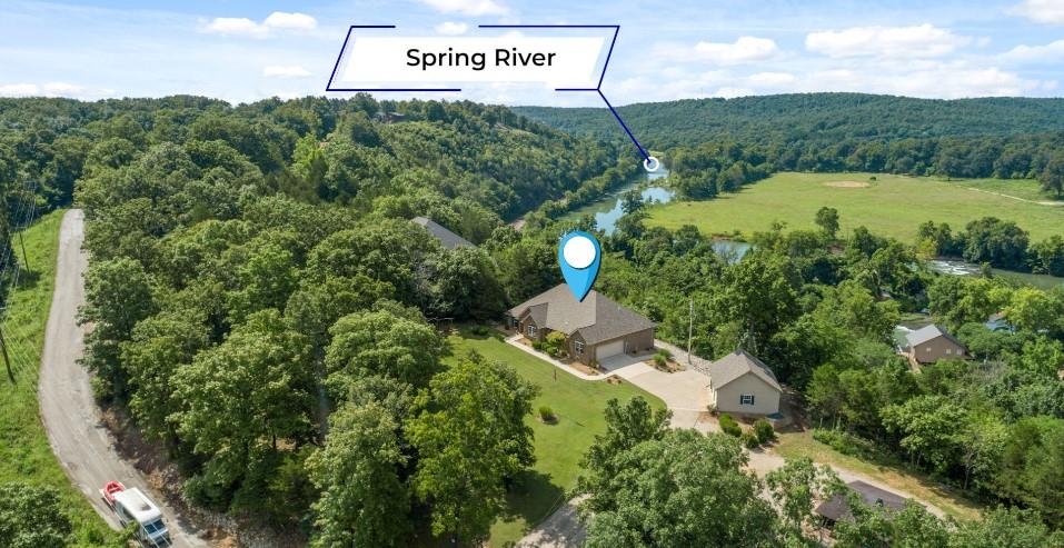 Photo 5 - Residential for sale – 61  Bluff Rd   Hardy, AR