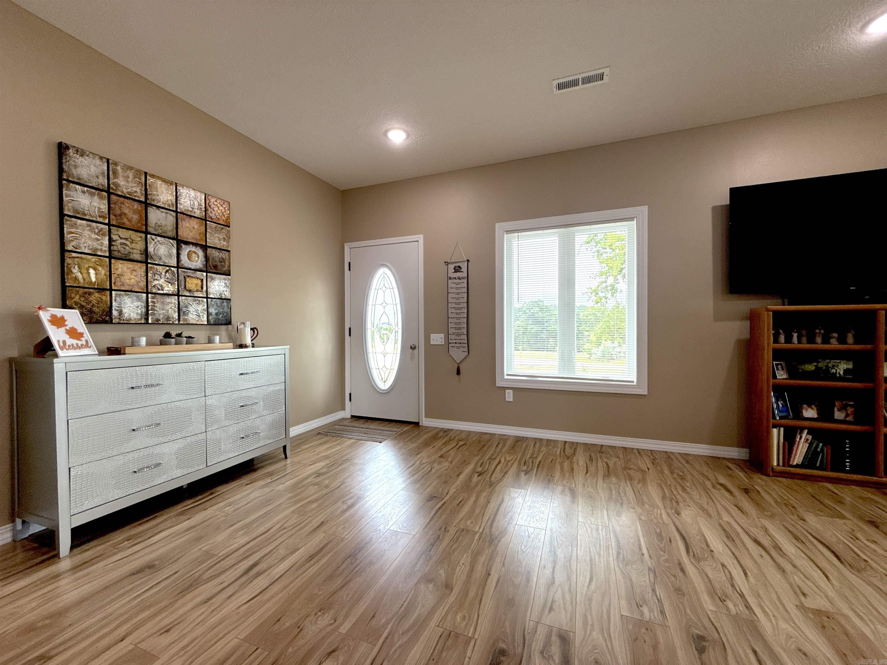 Photo 3 - Residential for sale – 631  Spring Valley   Mammoth Spring, AR