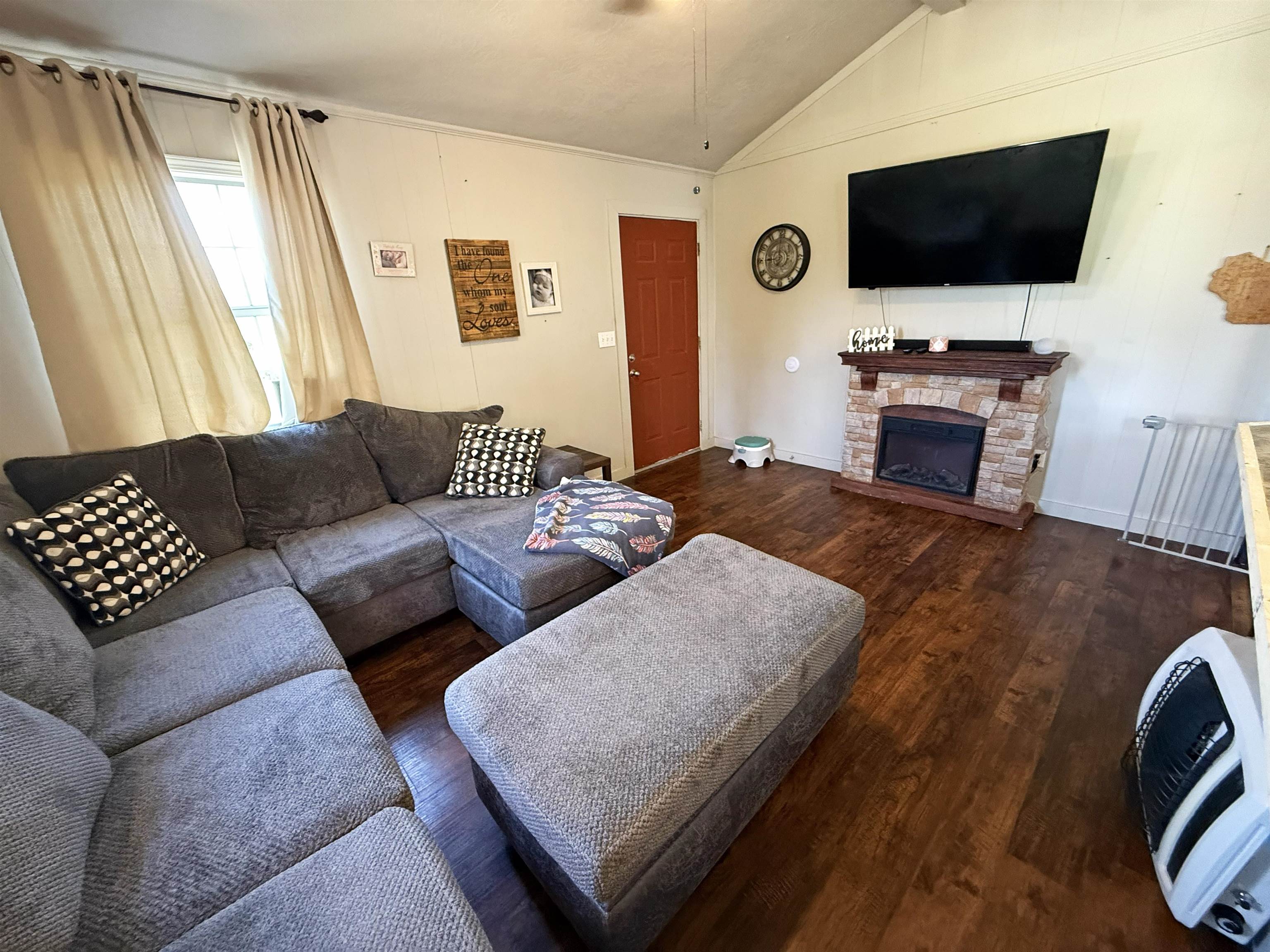 Photo 5 - Residential for sale – 142  Apartment Drive   Melbourne, AR