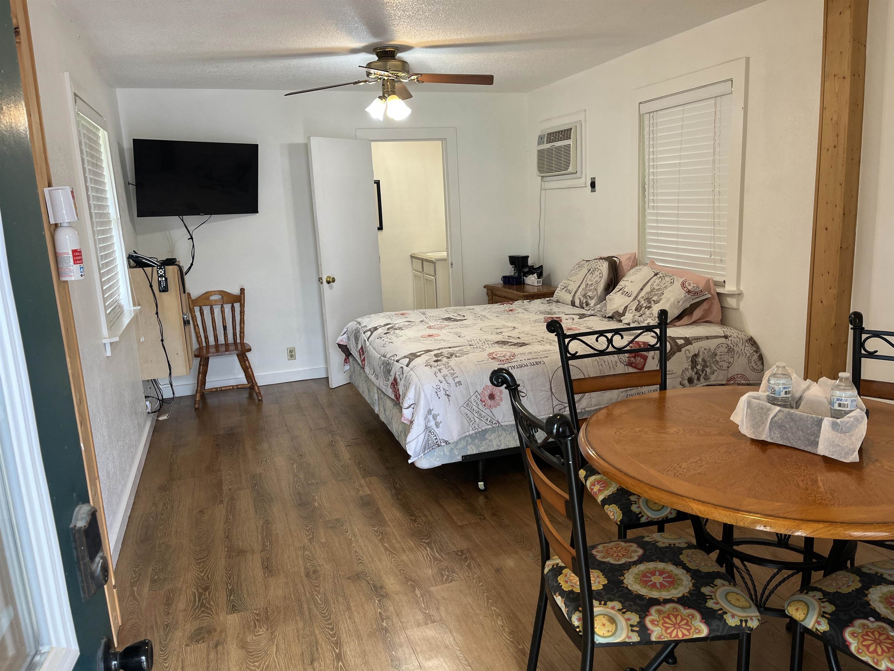 Photo 4 - Commercial / Industrial for sale – 75  Ruddells  Yes Mountain View, AR