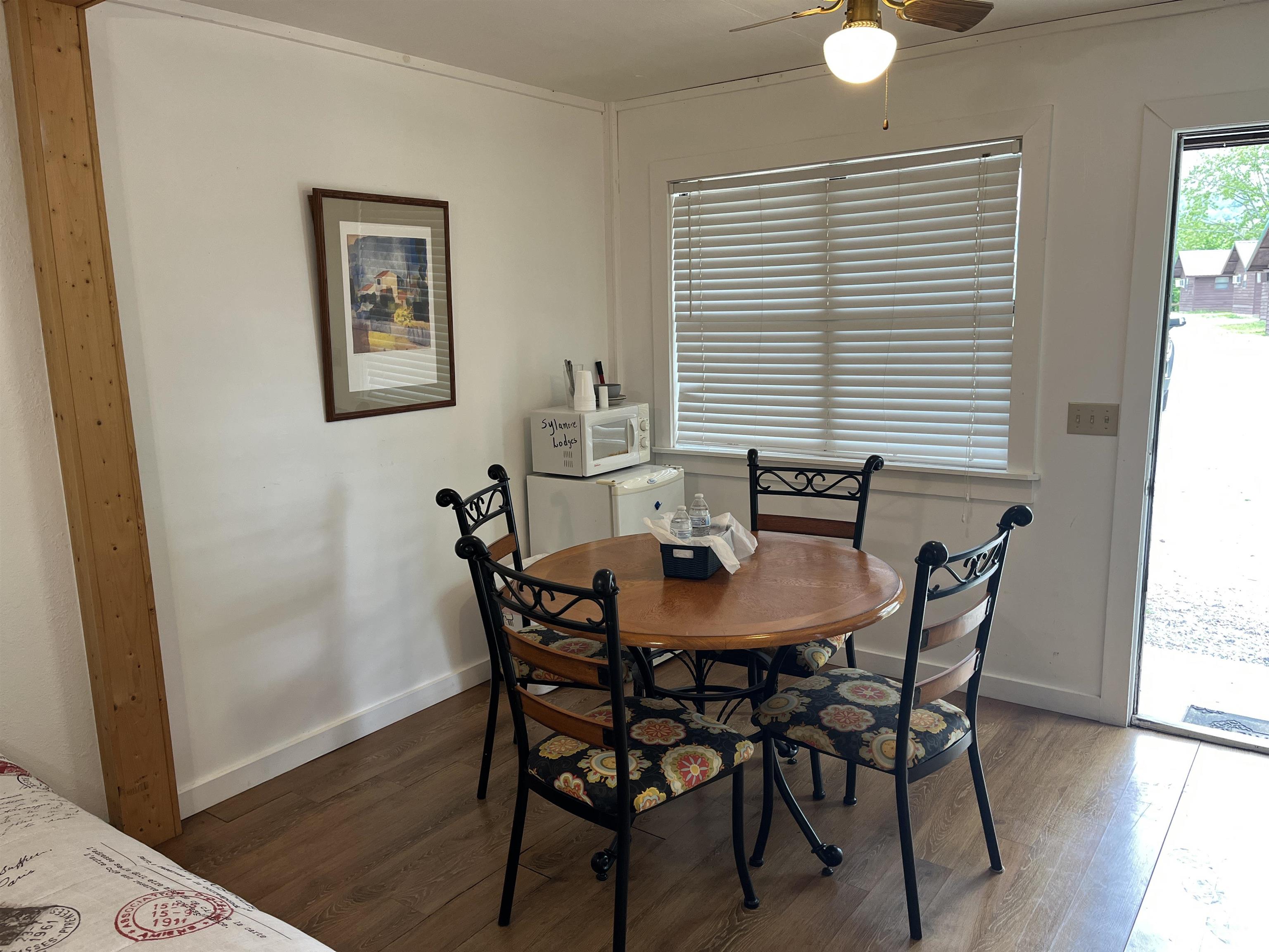 Photo 5 - Commercial / Industrial for sale – 75  Ruddells  Yes Mountain View, AR