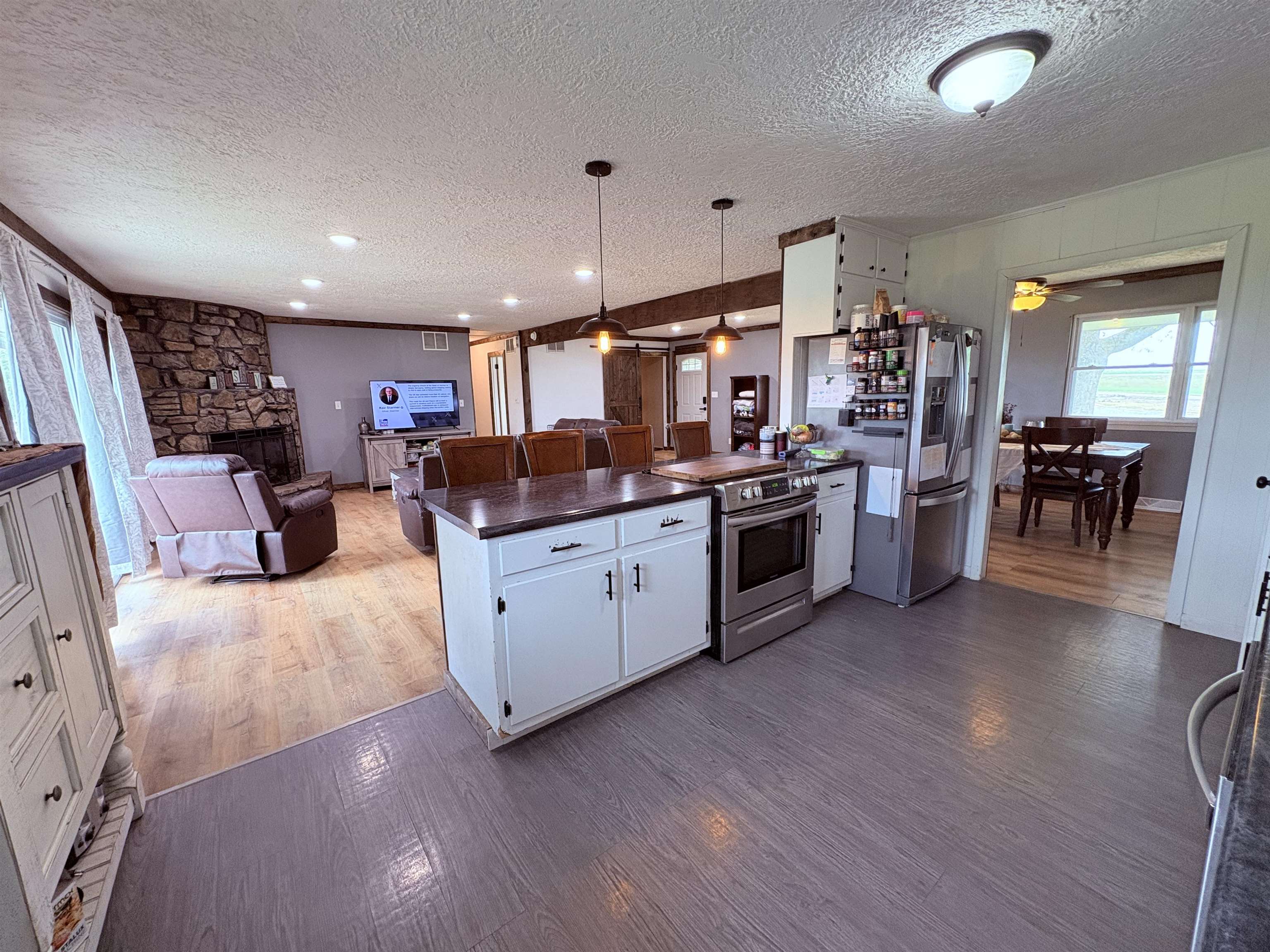 Photo 15 - Residential for sale – 621  Hwy 62 W   Ash Flat, AR