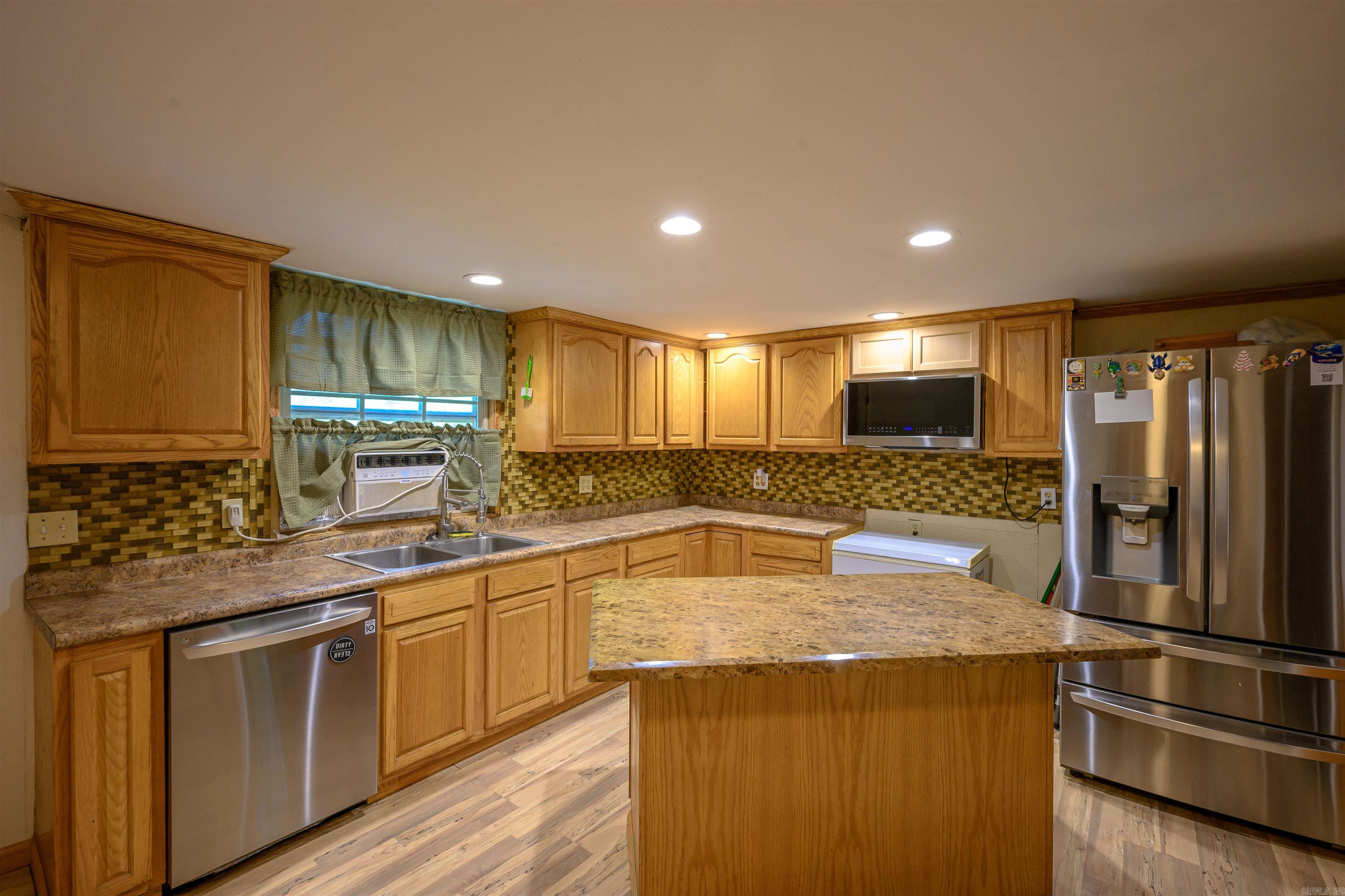 Photo 3 - Residential for sale – 340 N Main   Mount Pleasant, AR