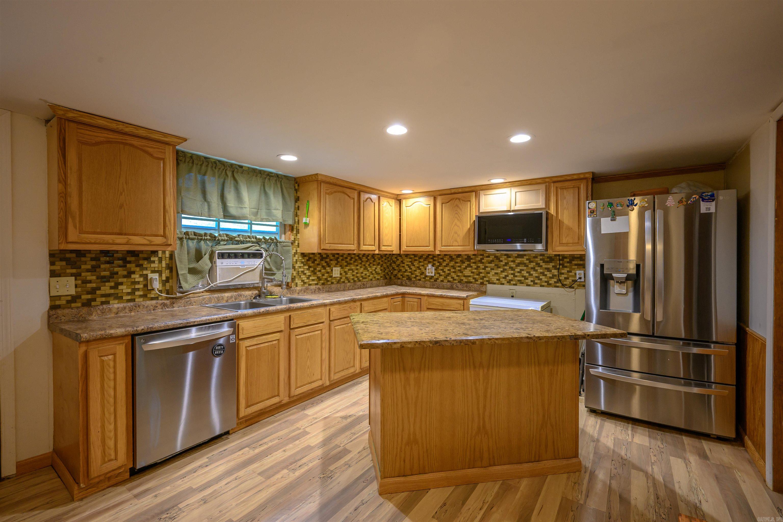 Photo 5 - Residential for sale – 340 N Main   Mount Pleasant, AR