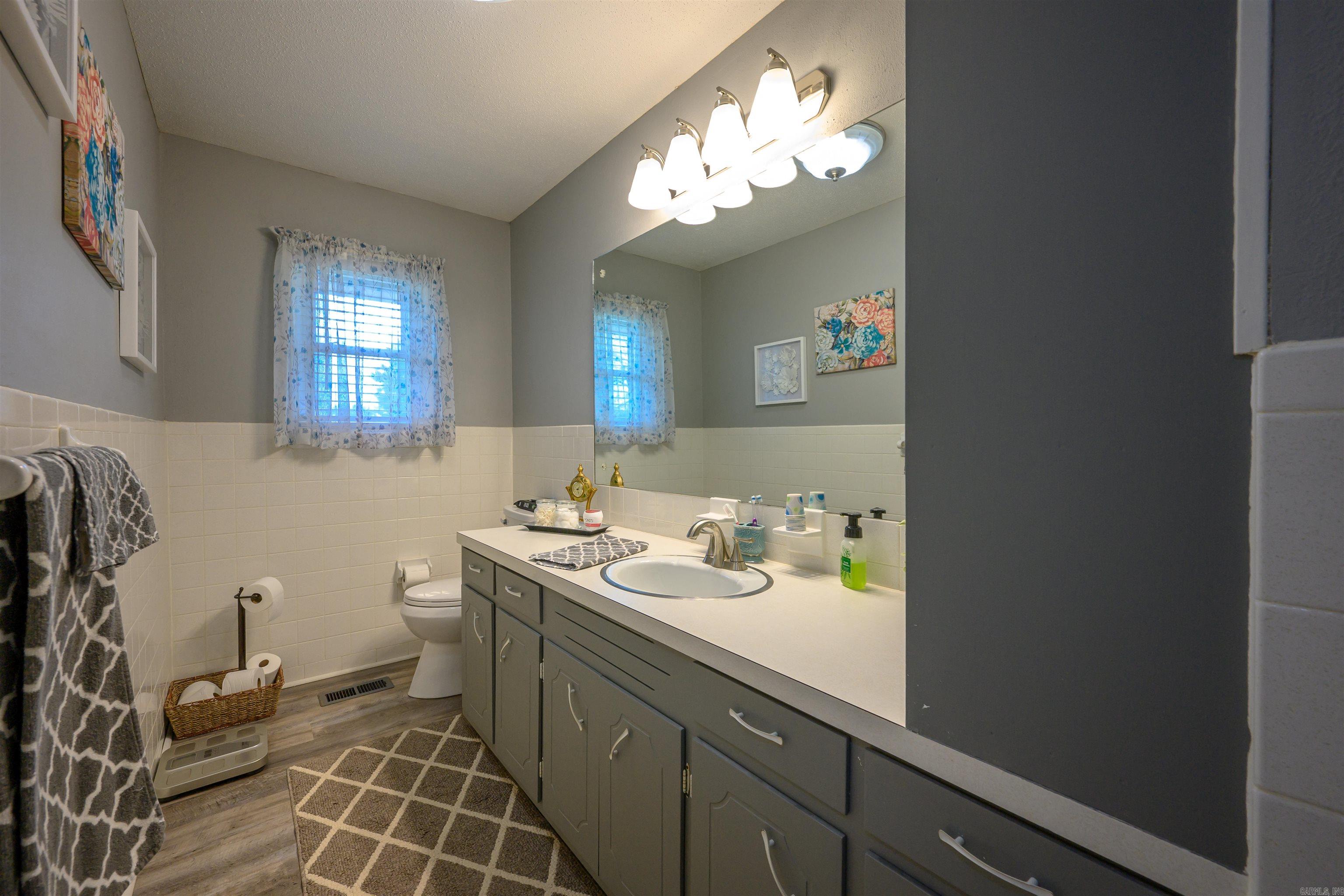 Photo 17 - Residential for sale – 140 N Spring   Melbourne, AR