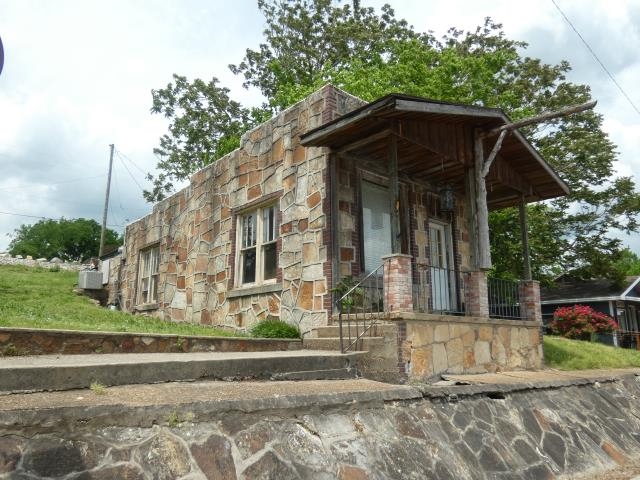 Photo 2 - Commercial / Industrial for sale – 142  Main Street   Calico Rock, AR