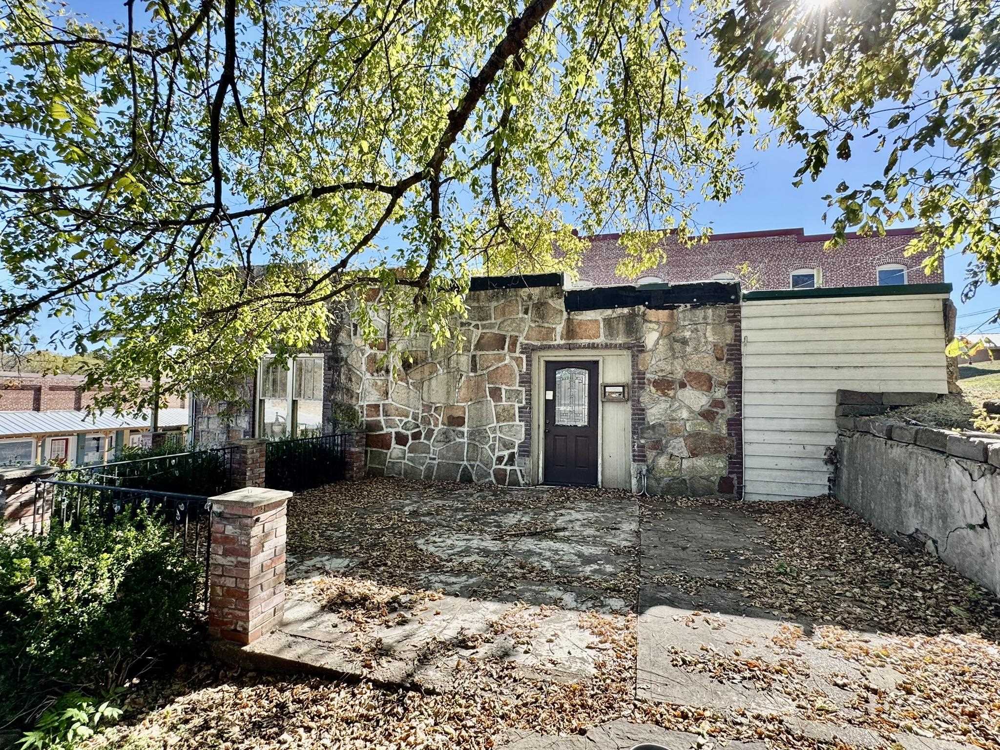 Photo 4 - Commercial / Industrial for sale – 142  Main Street   Calico Rock, AR