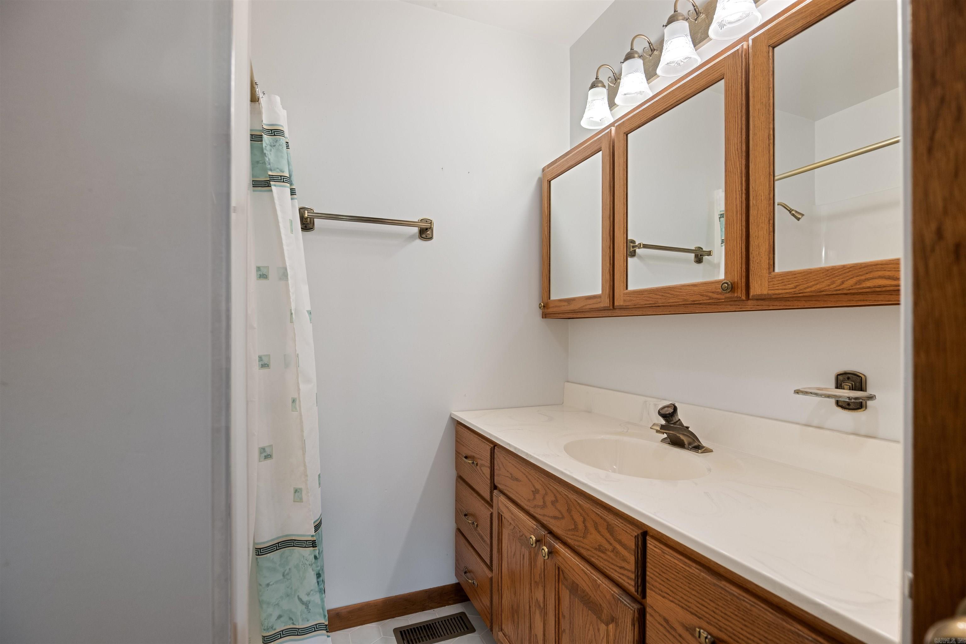 Photo 17 - Residential for sale – 11  Awi   Cherokee Village, AR