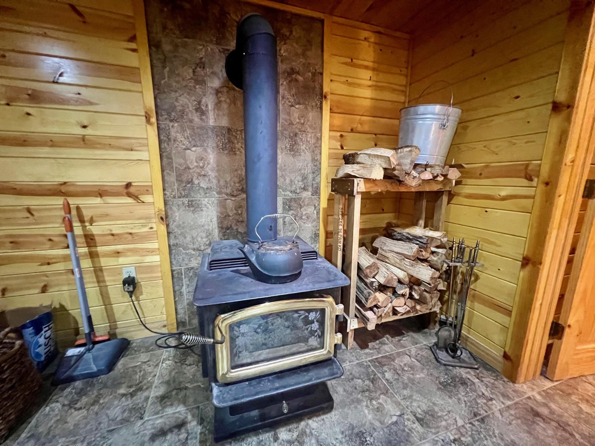 Photo 16 - Residential for sale – 8601  Nine Mile Ridge   Hardy, AR