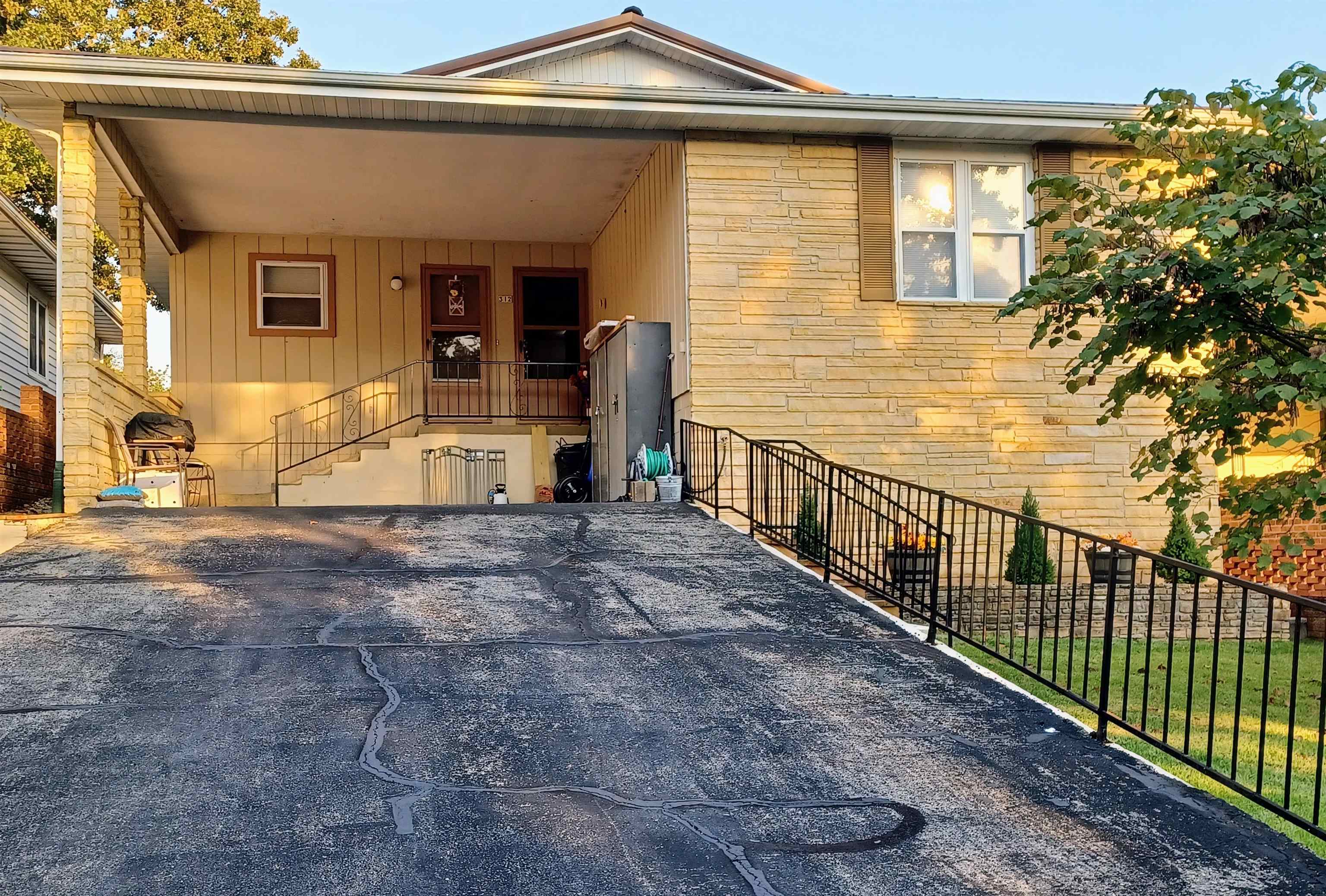 Residential for sale – 312  Royal   Horseshoe Bend, AR