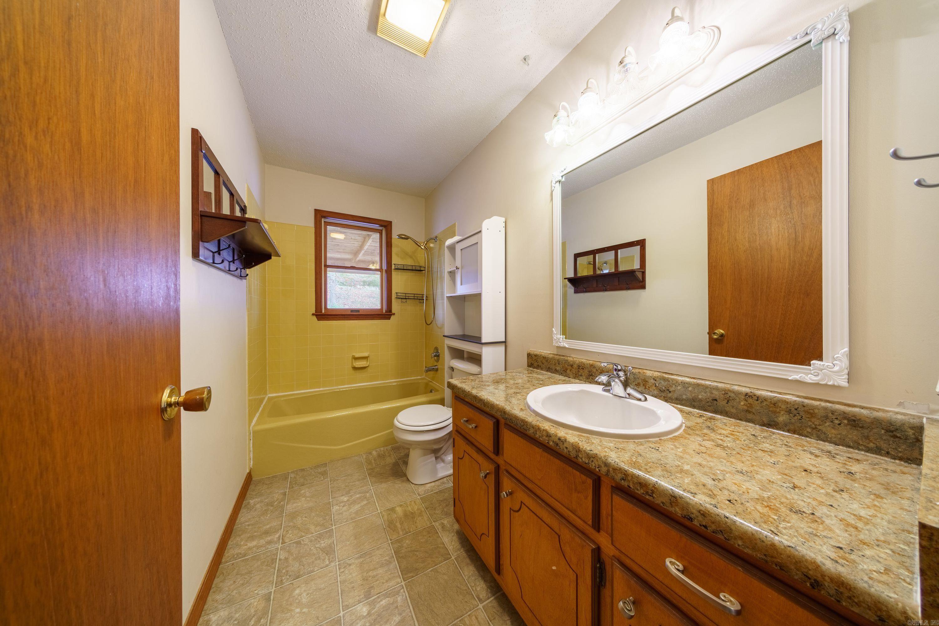 Photo 12 - Residential for sale – 909  Twilight Dr   Horseshoe Bend, AR