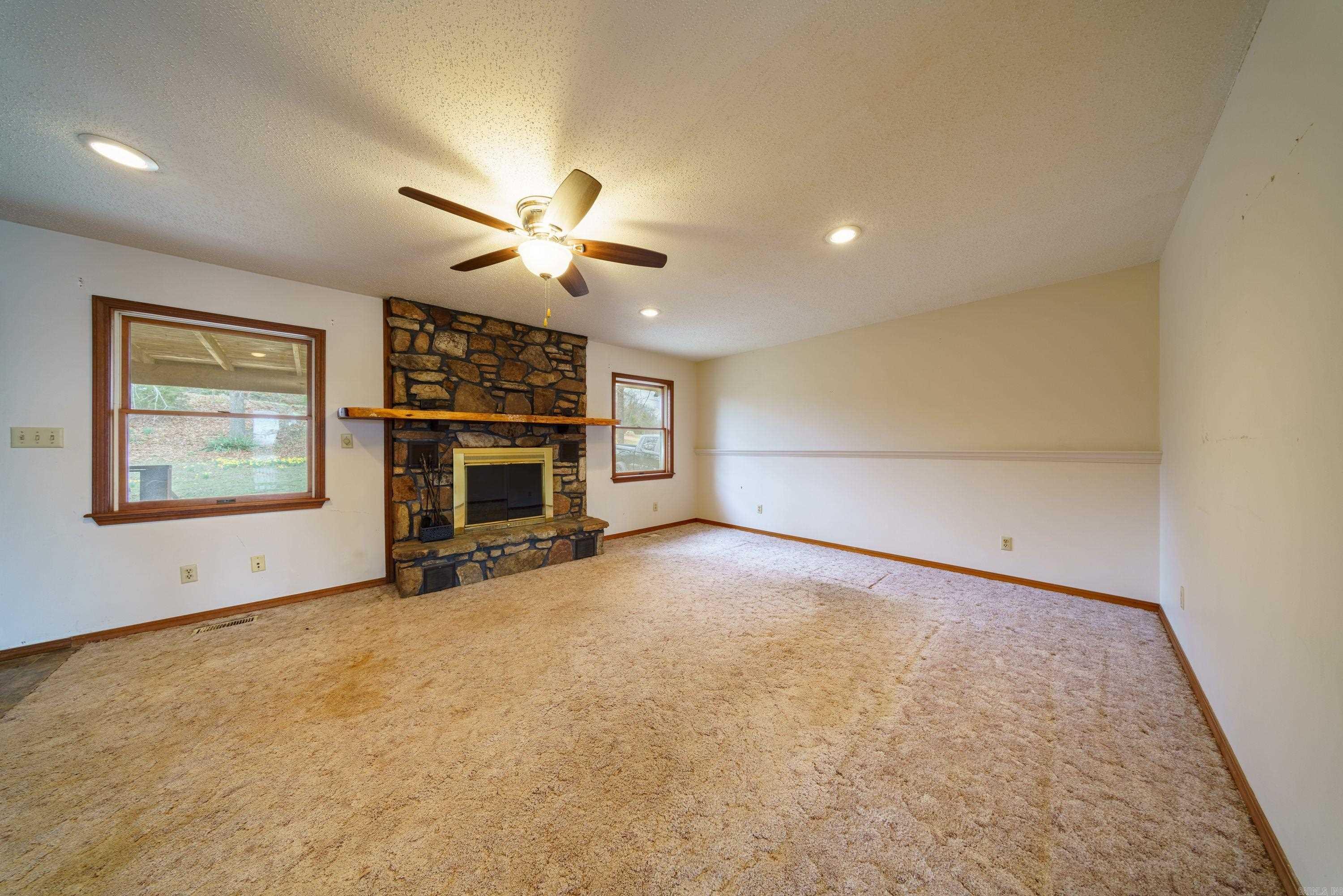 Photo 5 - Residential for sale – 909  Twilight Dr   Horseshoe Bend, AR