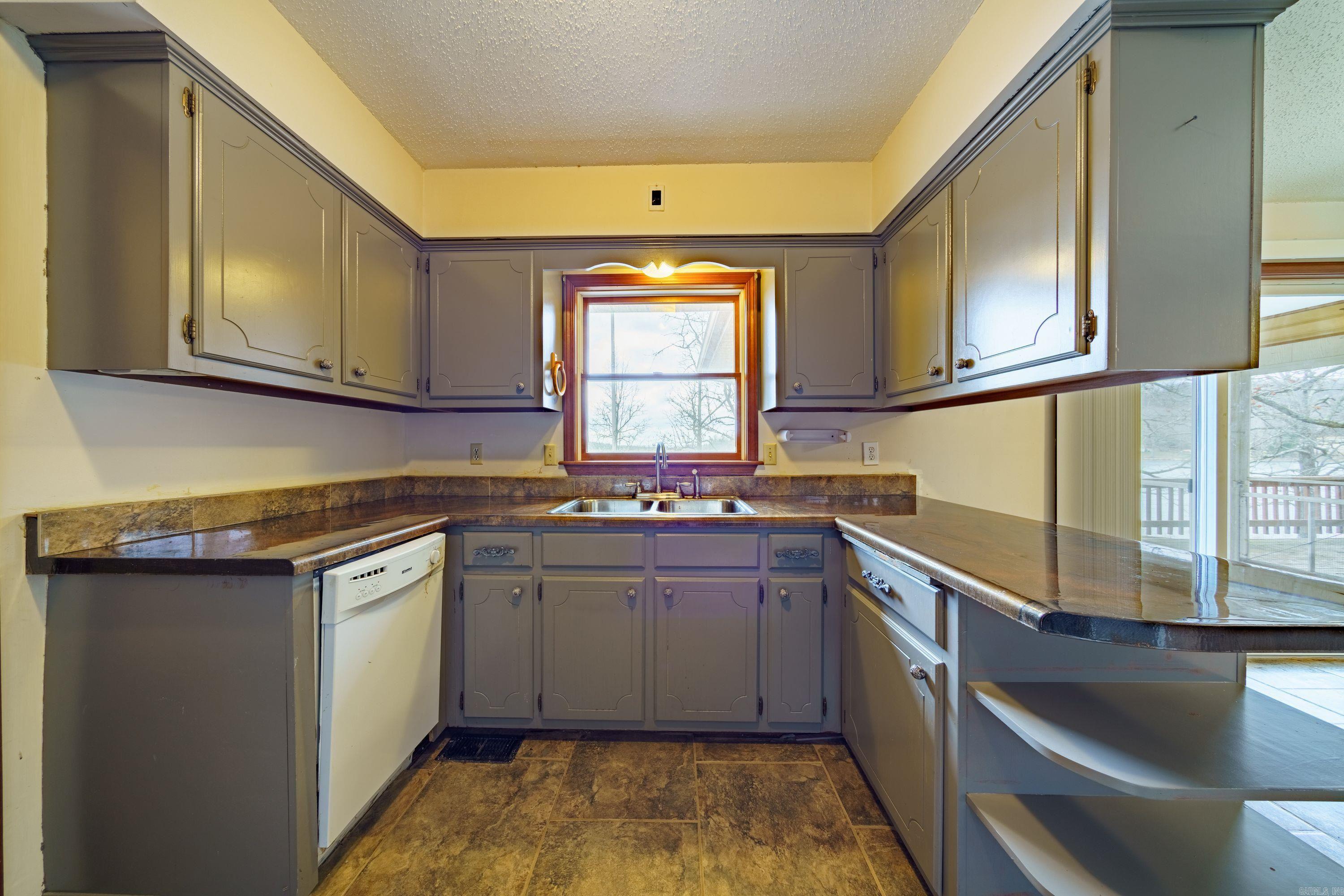 Photo 10 - Residential for sale – 909  Twilight Dr   Horseshoe Bend, AR