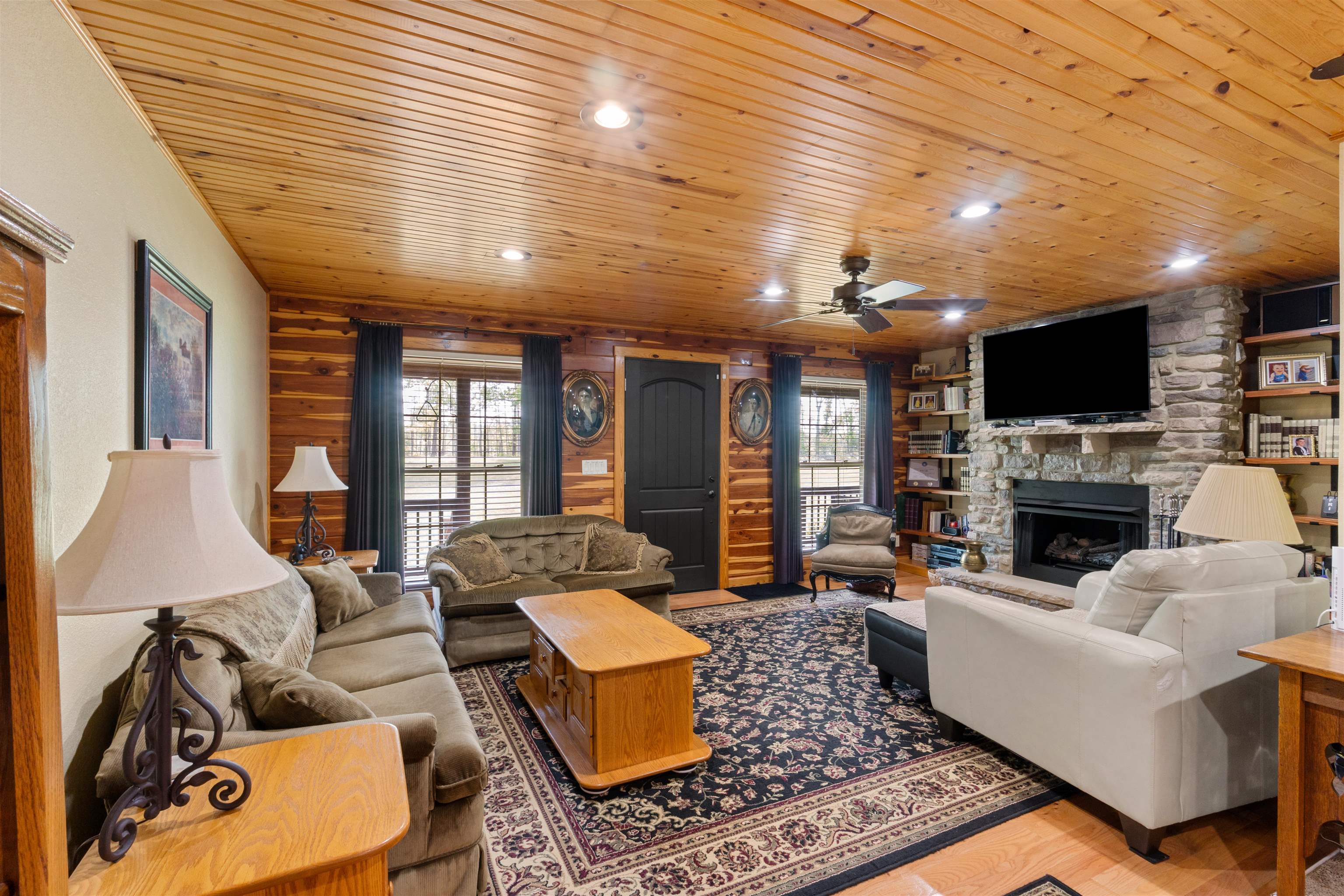 Photo 3 - Residential for sale – 854  Hurricane Creek Rd.   Melbourne, AR