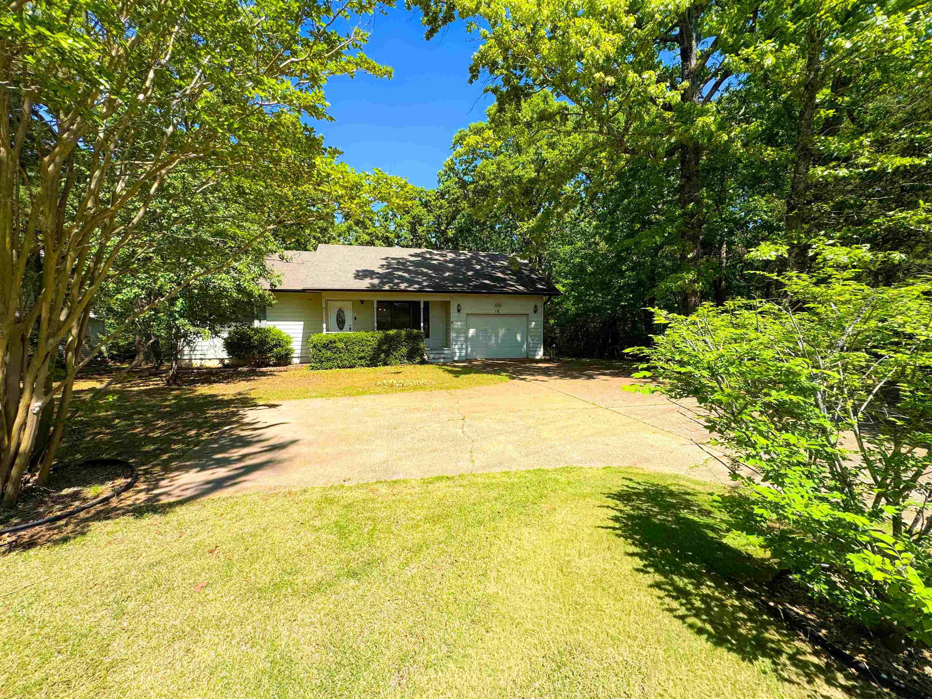 Photo 2 - Residential for sale – 16  Iroquois   Cherokee Village, AR