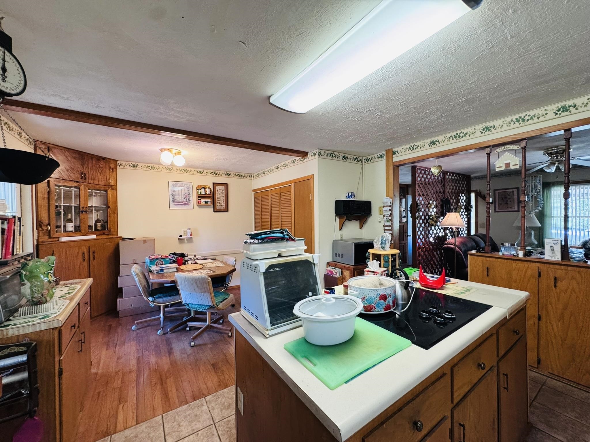 Photo 4 - Residential for sale – 884  J Bar J Circle   Violet Hill, AR