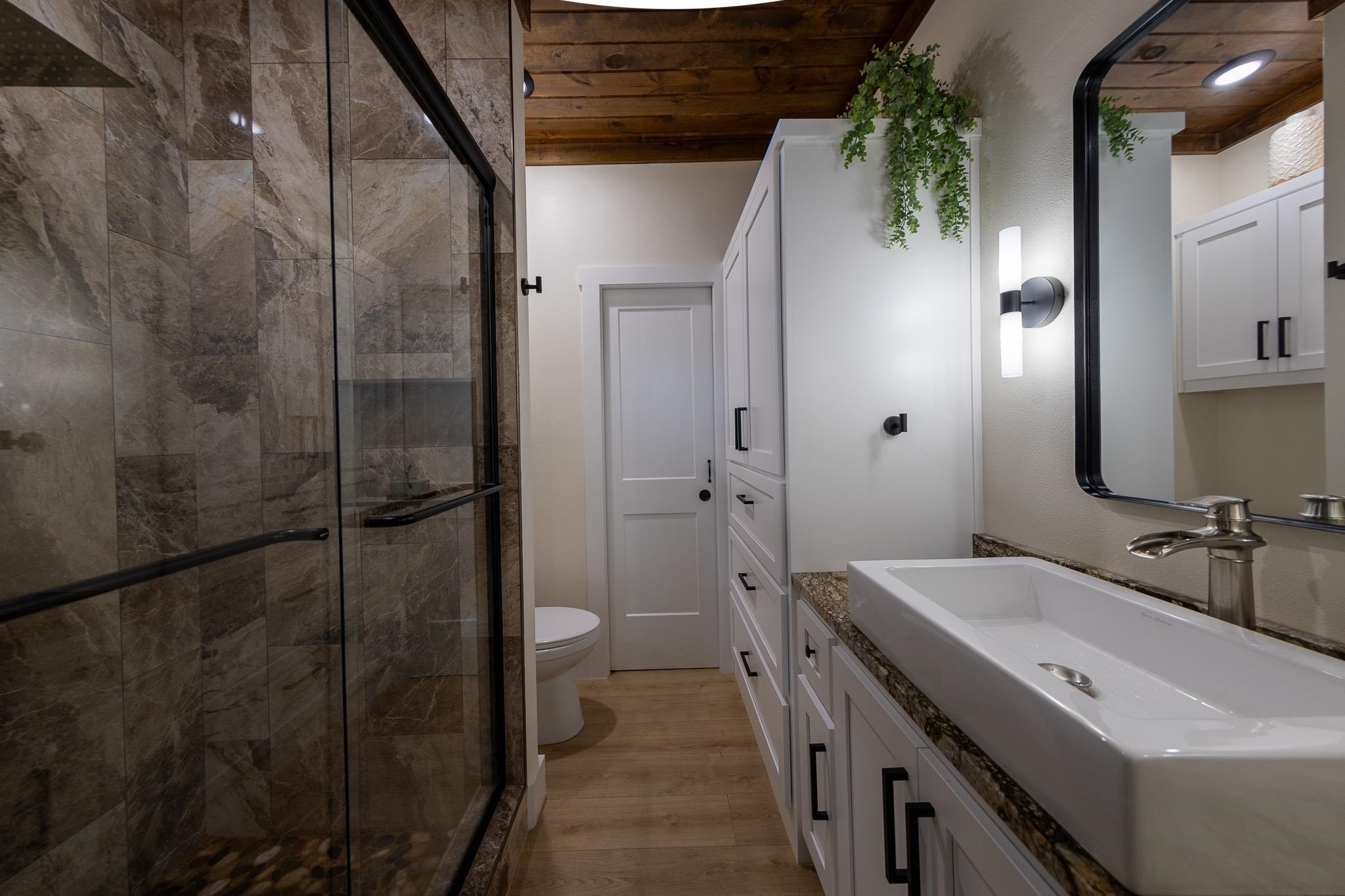 Photo 11 - Residential for sale – 220  Joe Baker Road   Batesville, AR