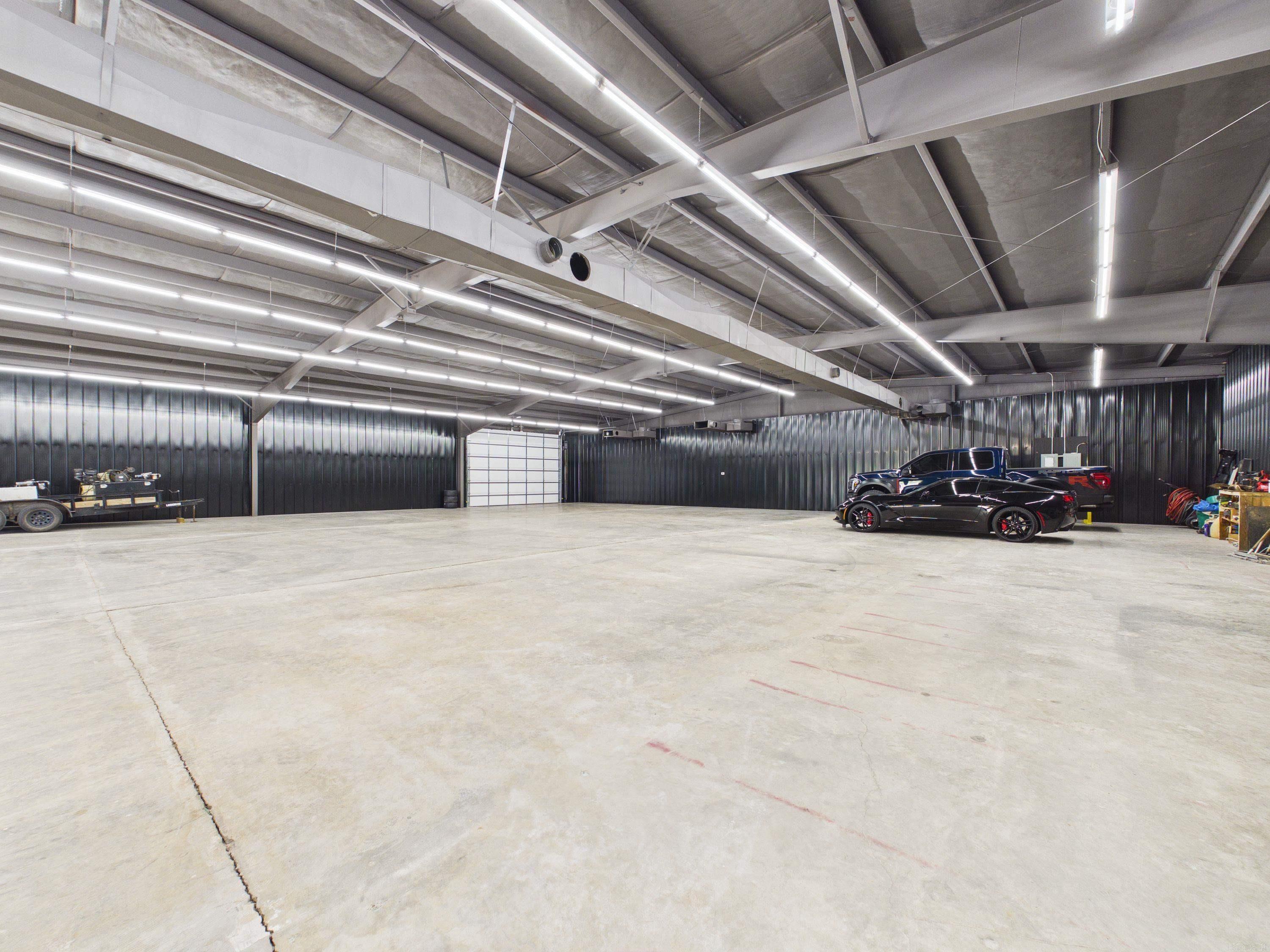 Photo 11 - Commercial / Industrial for sale – 327 S Bend   Horseshoe Bend, AR