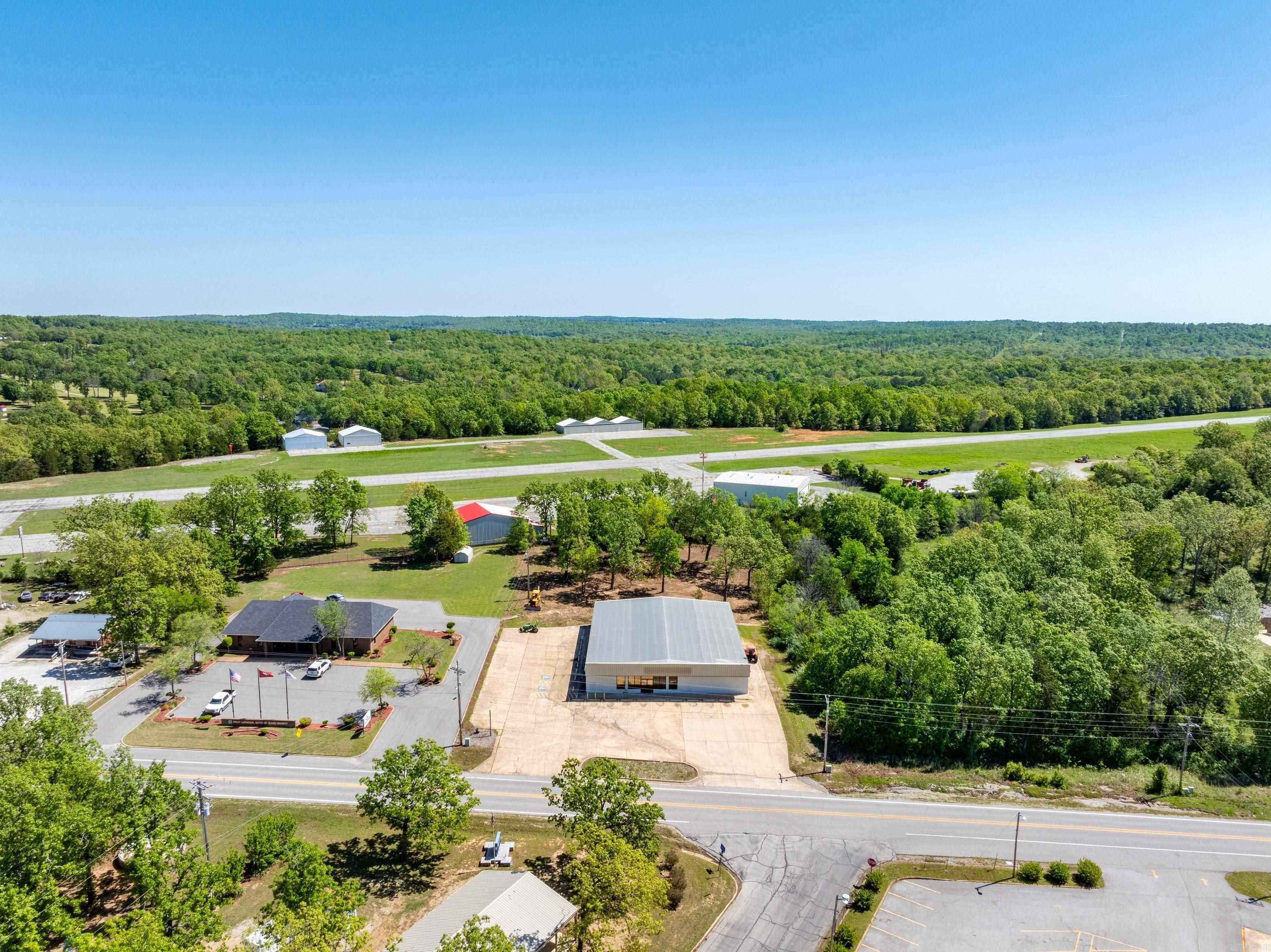 Photo 17 - Commercial / Industrial for sale – 327 S Bend   Horseshoe Bend, AR