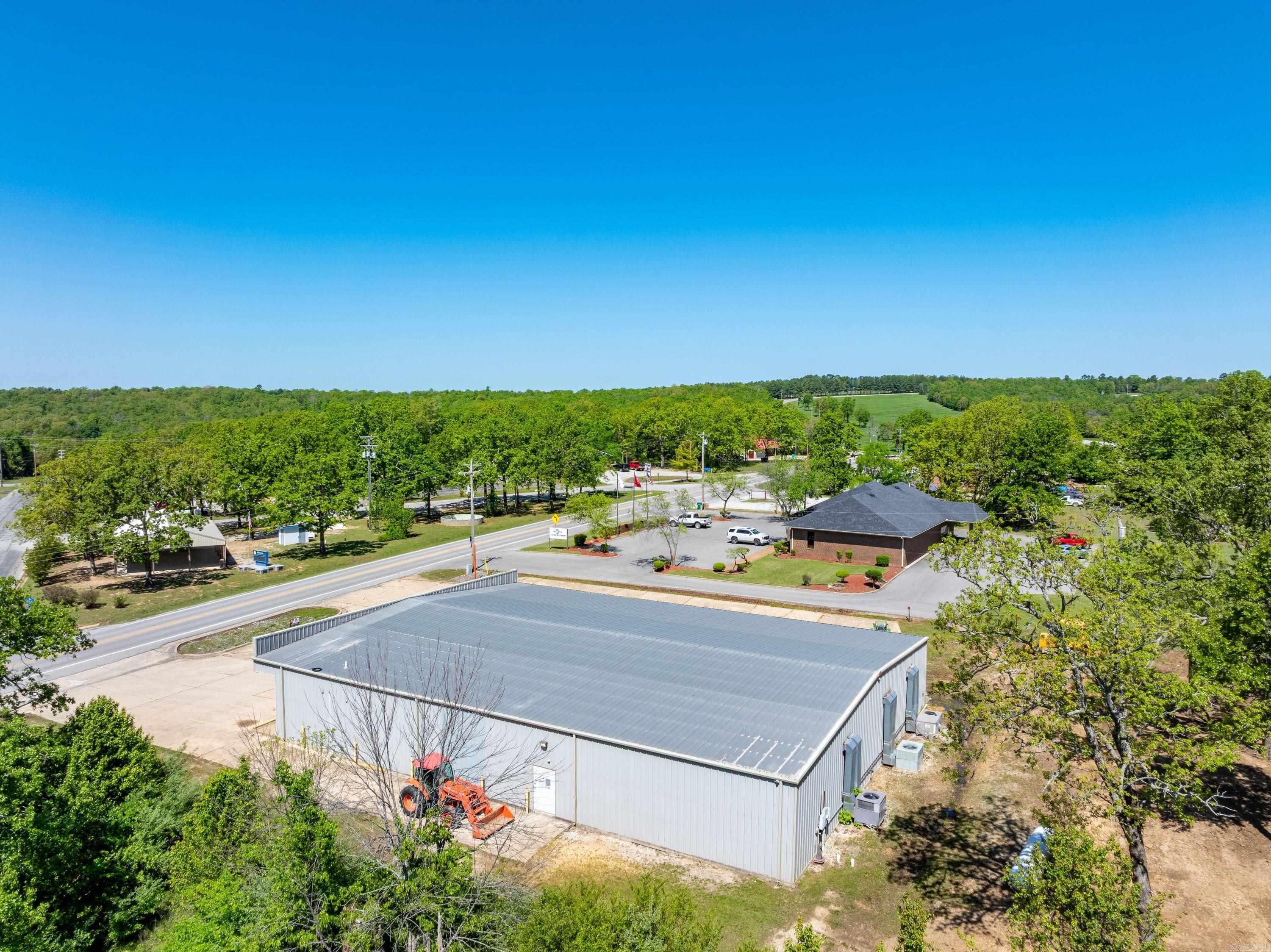 Photo 20 - Commercial / Industrial for sale – 327 S Bend   Horseshoe Bend, AR