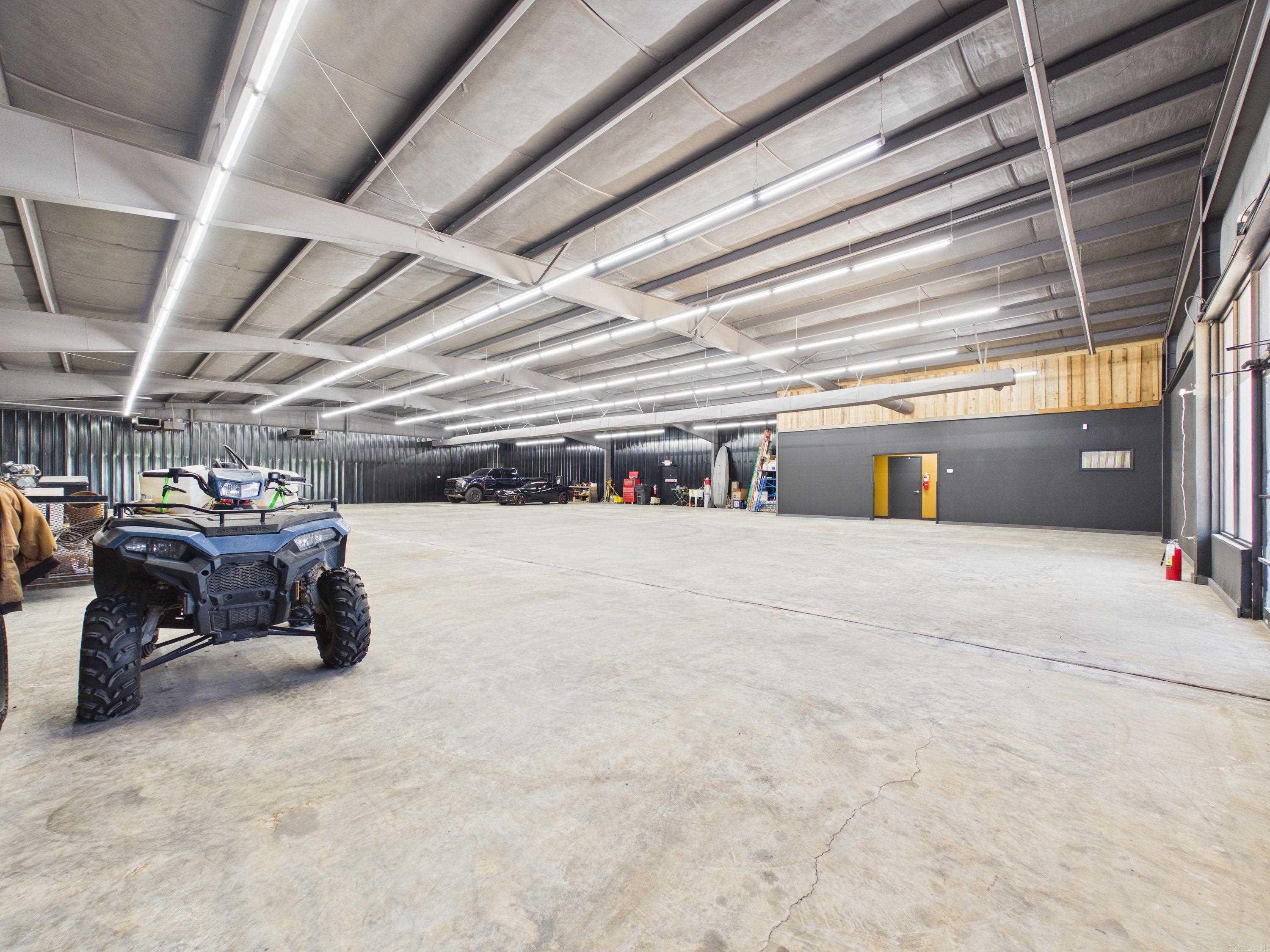 Photo 6 - Commercial / Industrial for sale – 327 S Bend   Horseshoe Bend, AR