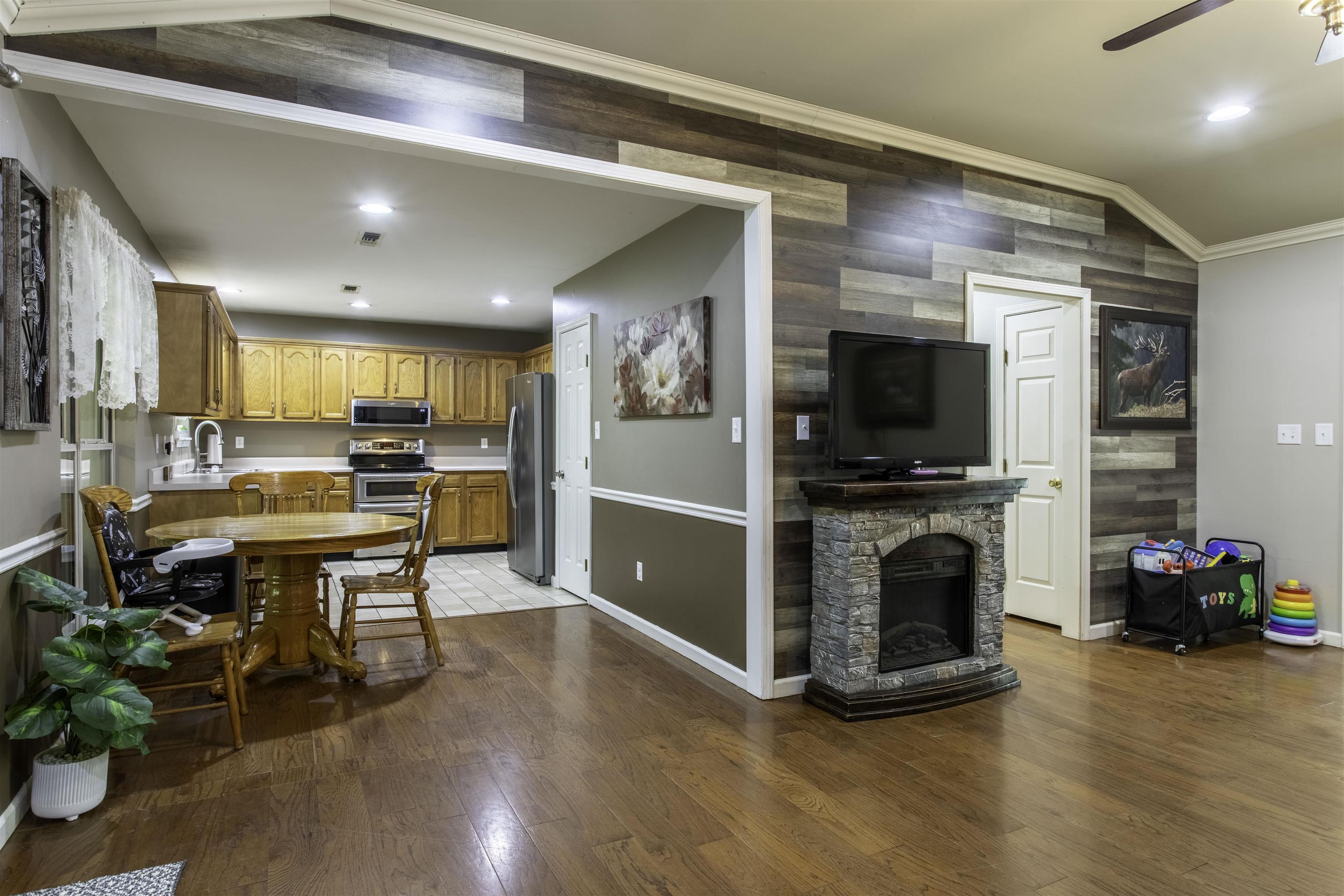 Photo 17 - Residential for sale – 23  Winnebago Cir   Cherokee Village, AR