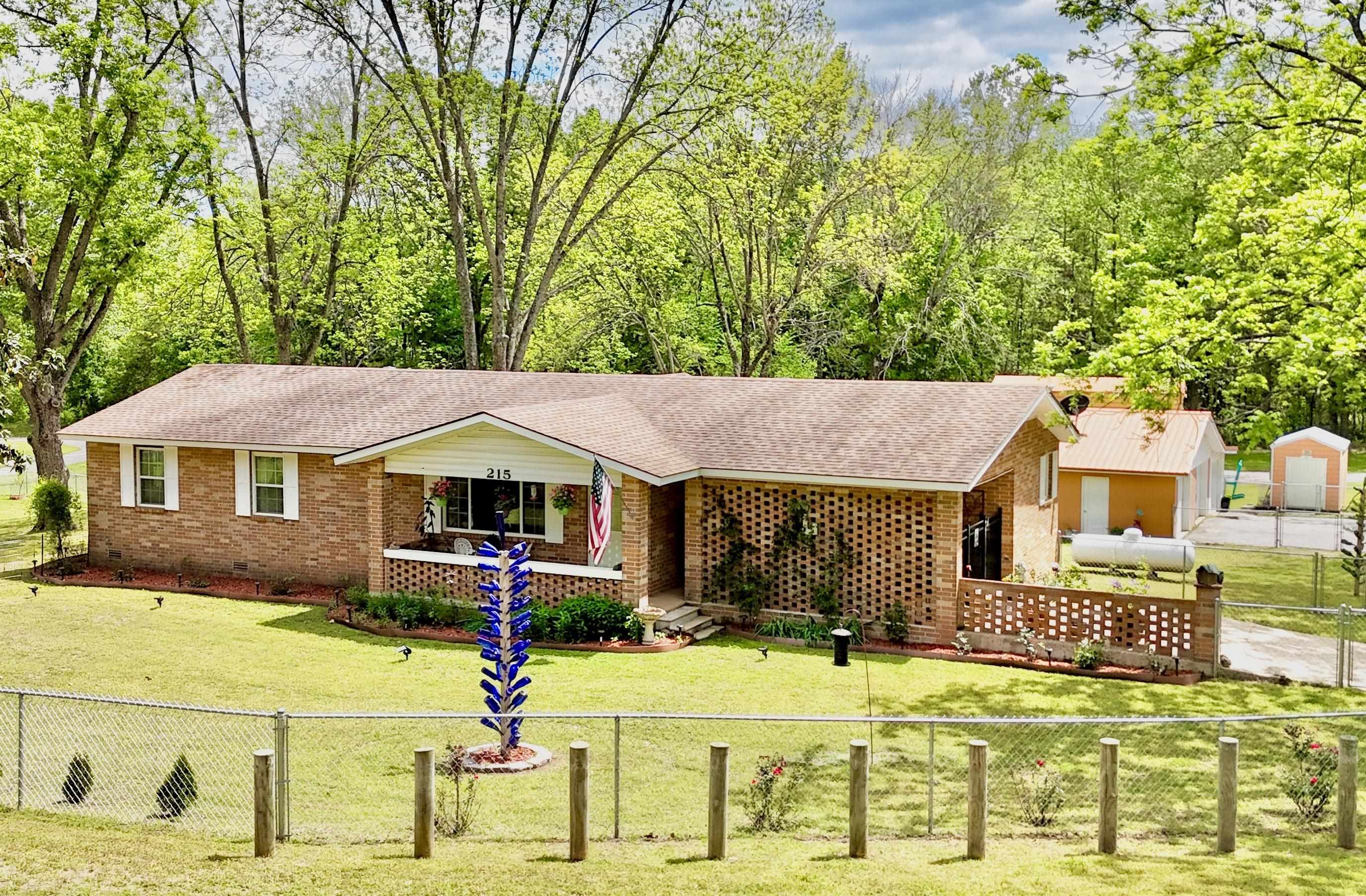 Residential for sale – 215 W Main Street   Evening Shade, AR