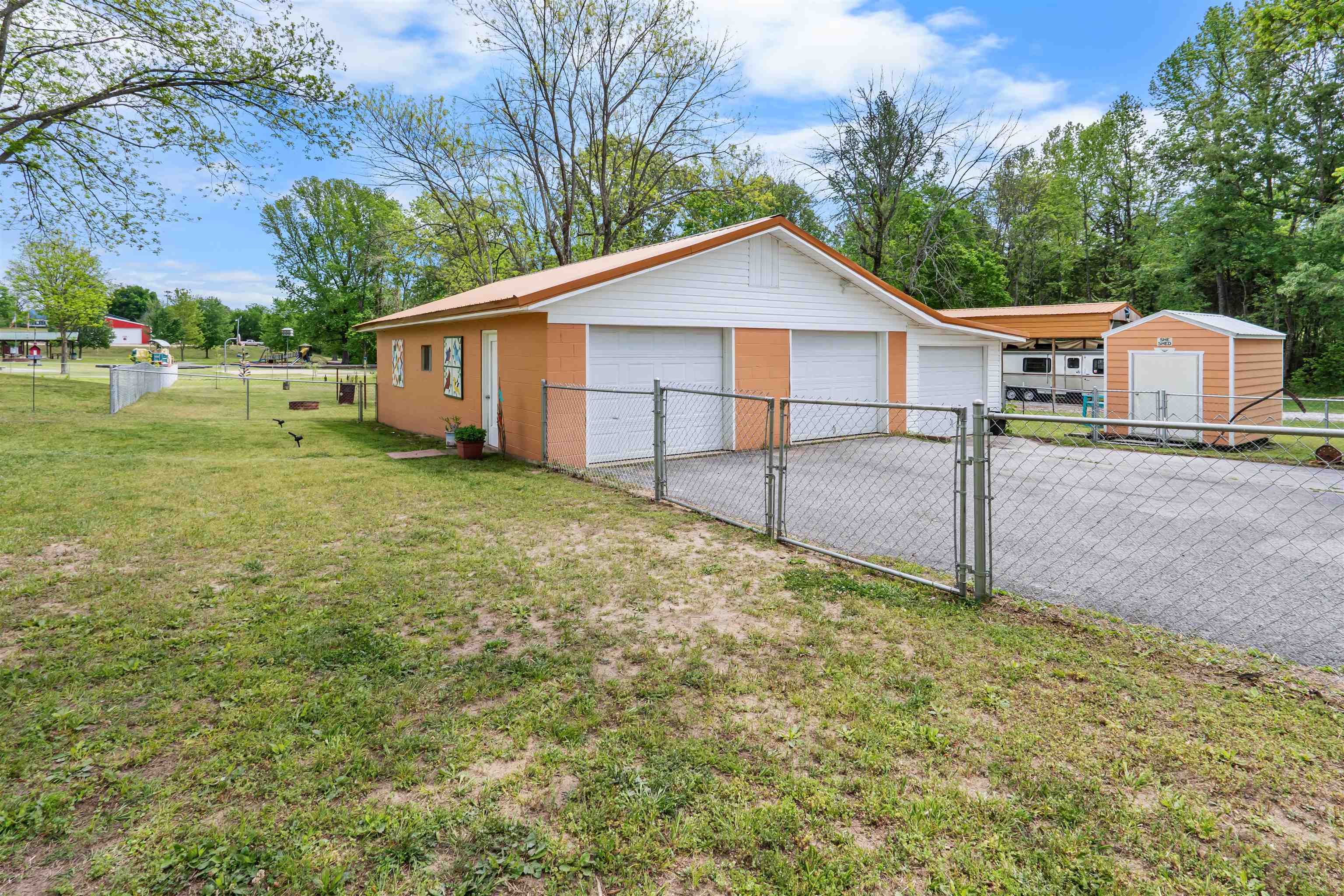 Photo 22 - Residential for sale – 215 W Main Street   Evening Shade, AR