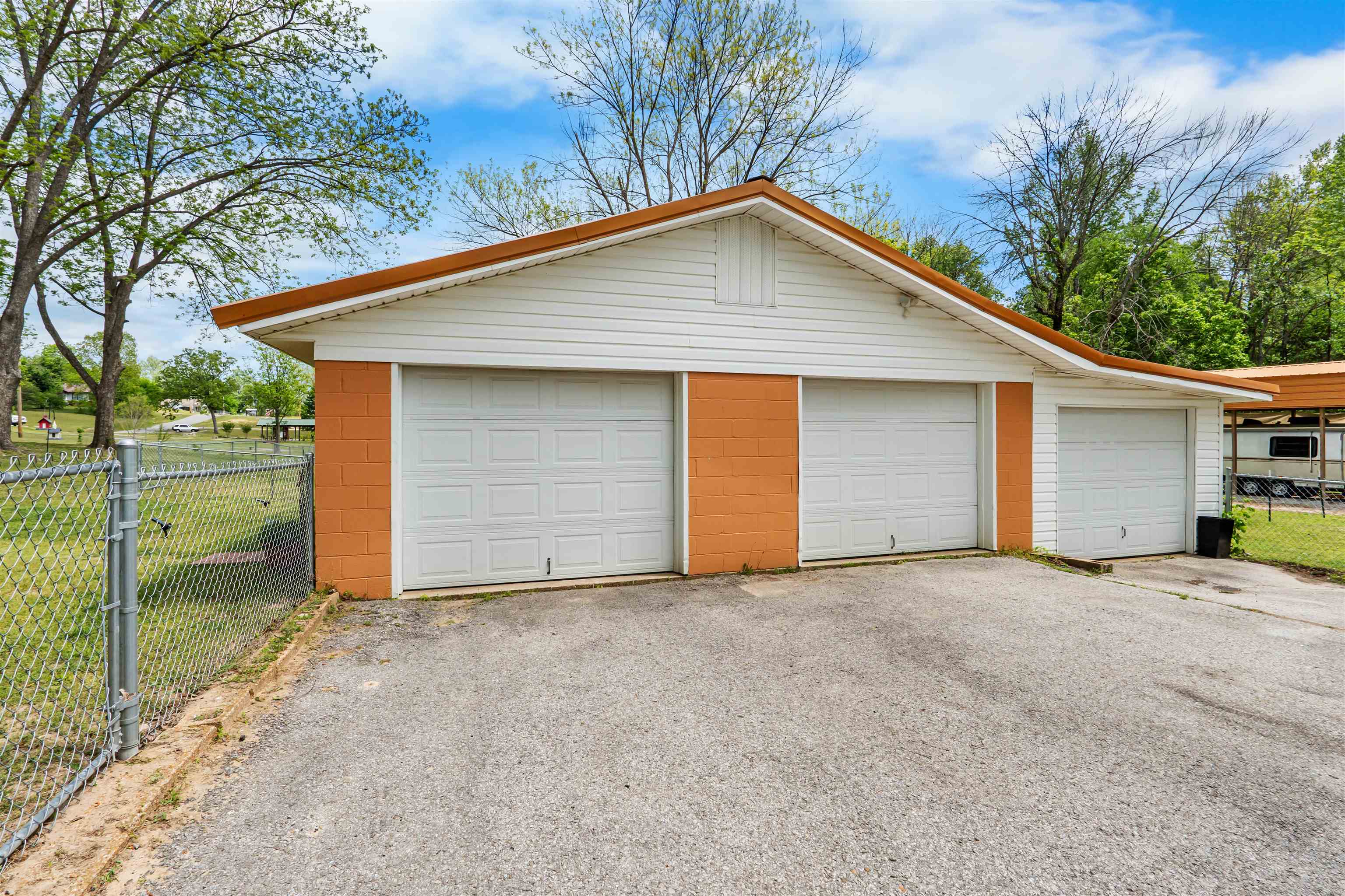 Photo 23 - Residential for sale – 215 W Main Street   Evening Shade, AR