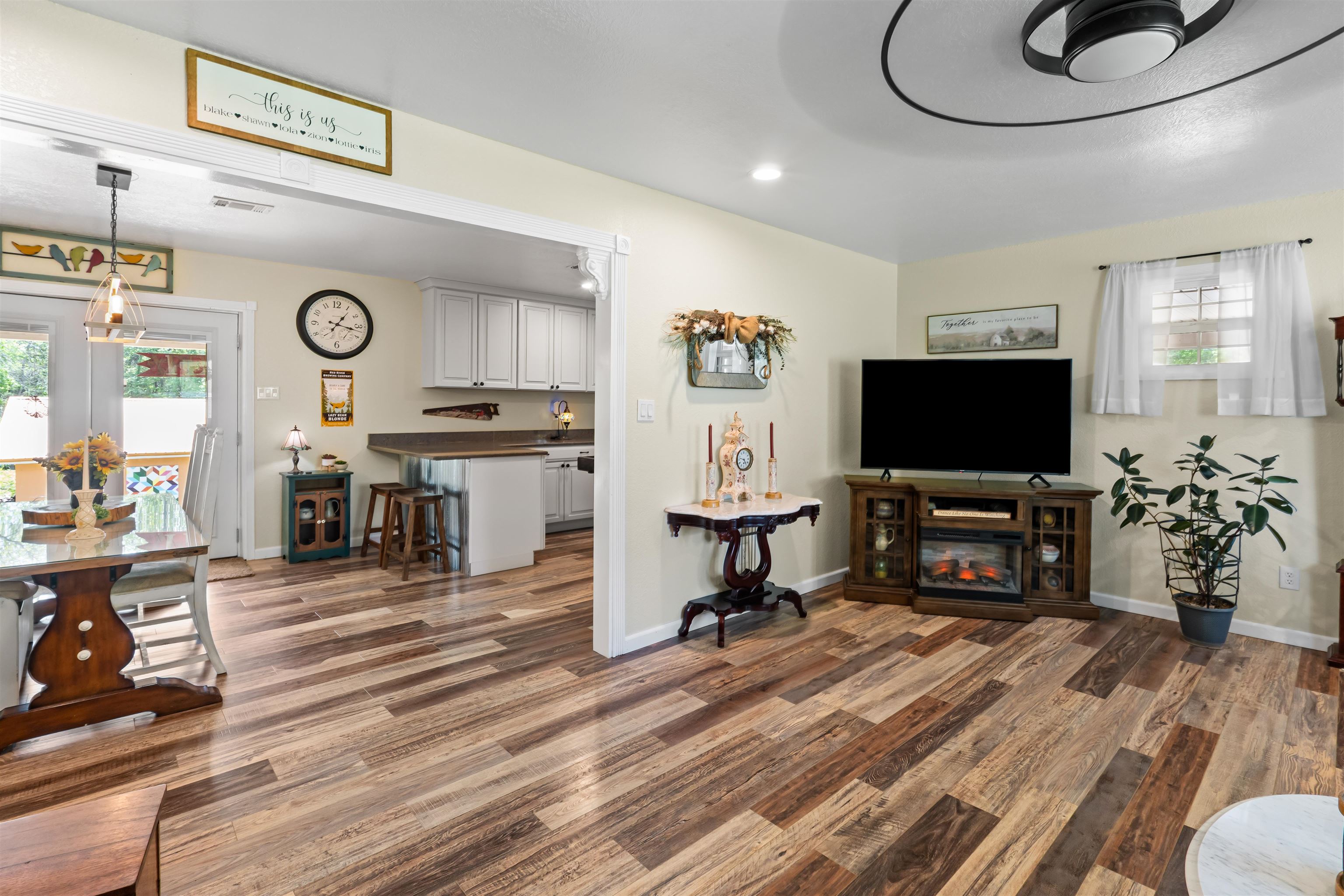 Photo 5 - Residential for sale – 215 W Main Street   Evening Shade, AR