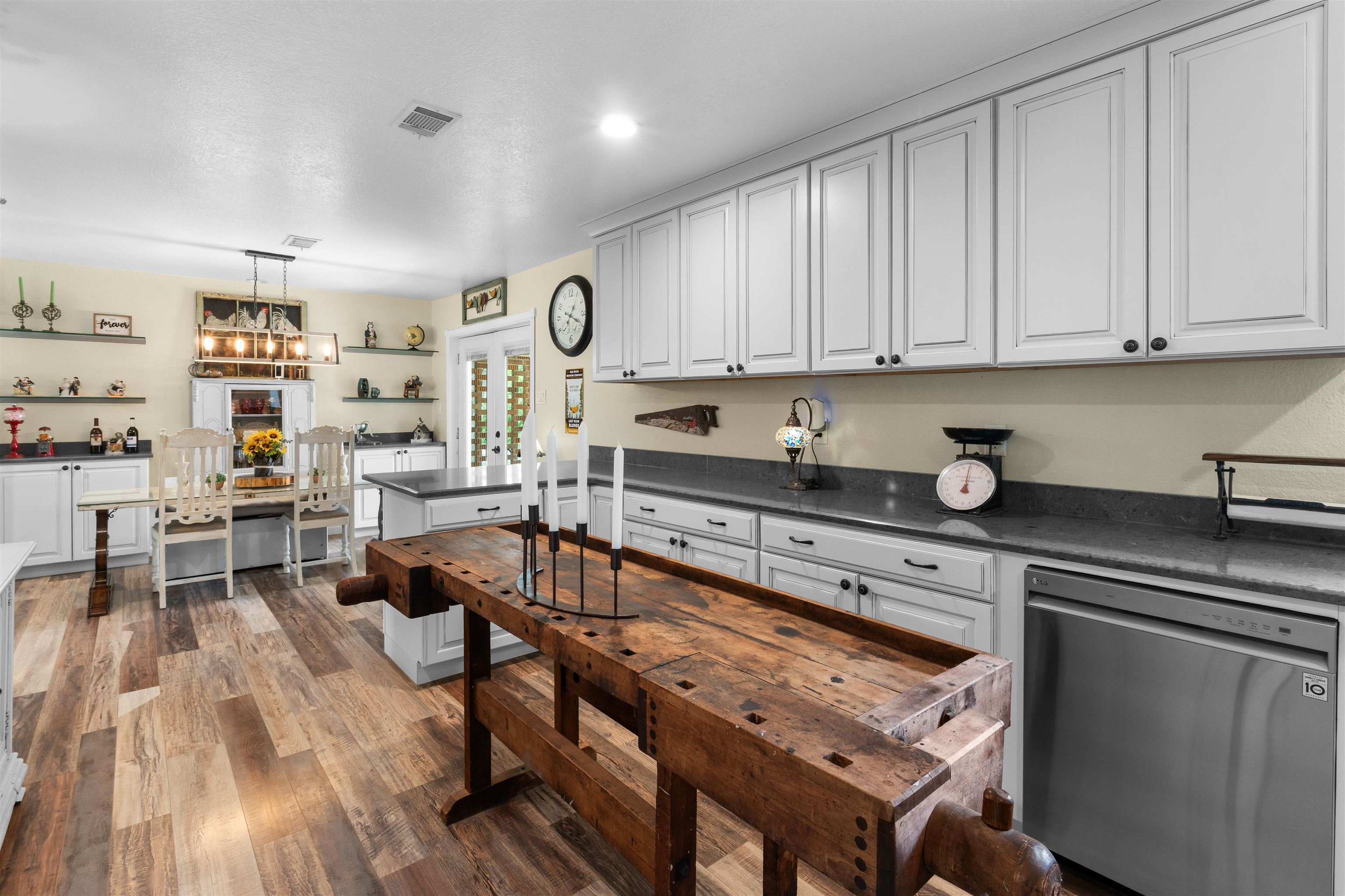 Photo 7 - Residential for sale – 215 W Main Street   Evening Shade, AR