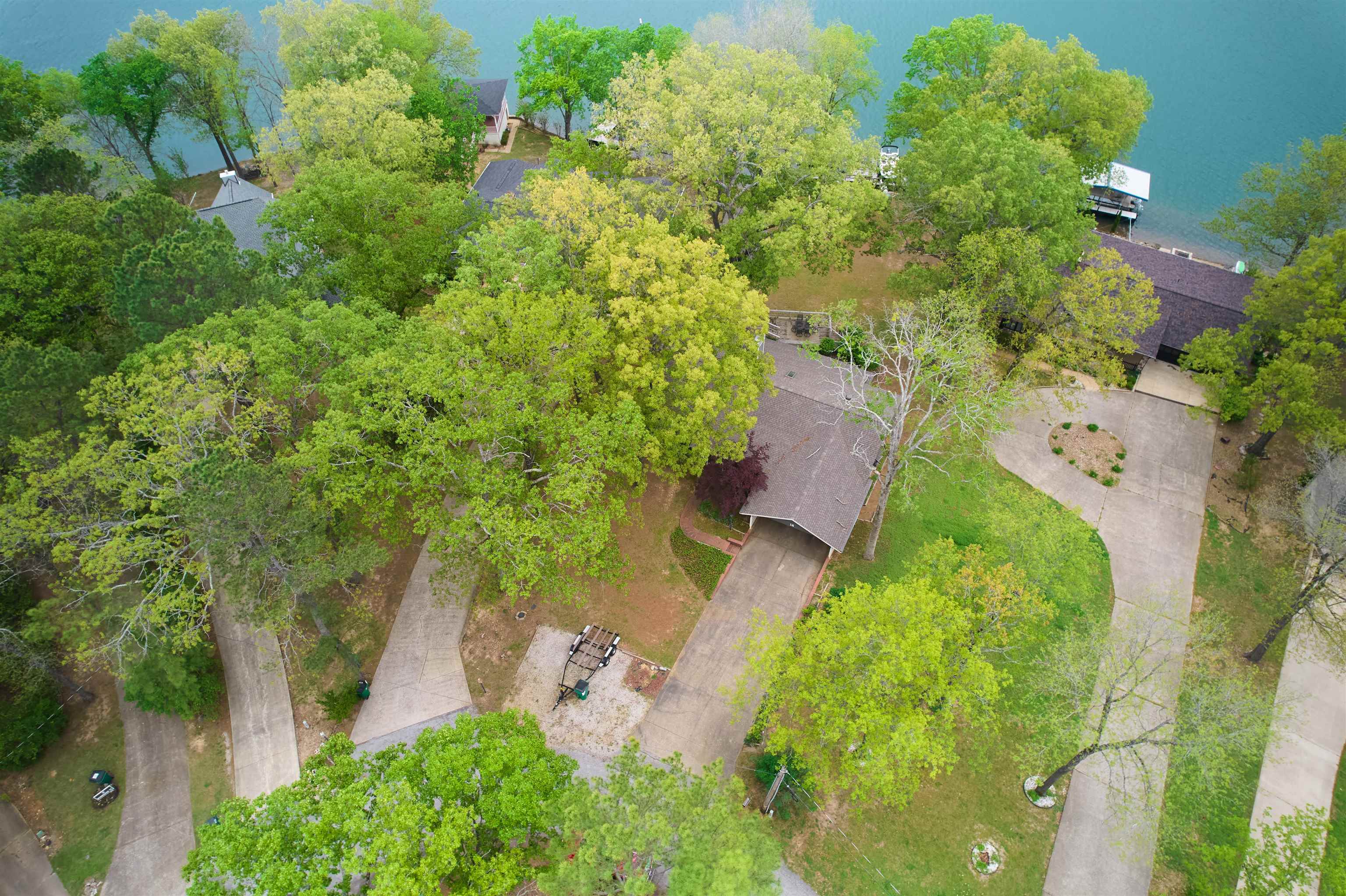 Photo 4 - Residential for sale – 12  Winnebago Ter   Cherokee Village, AR