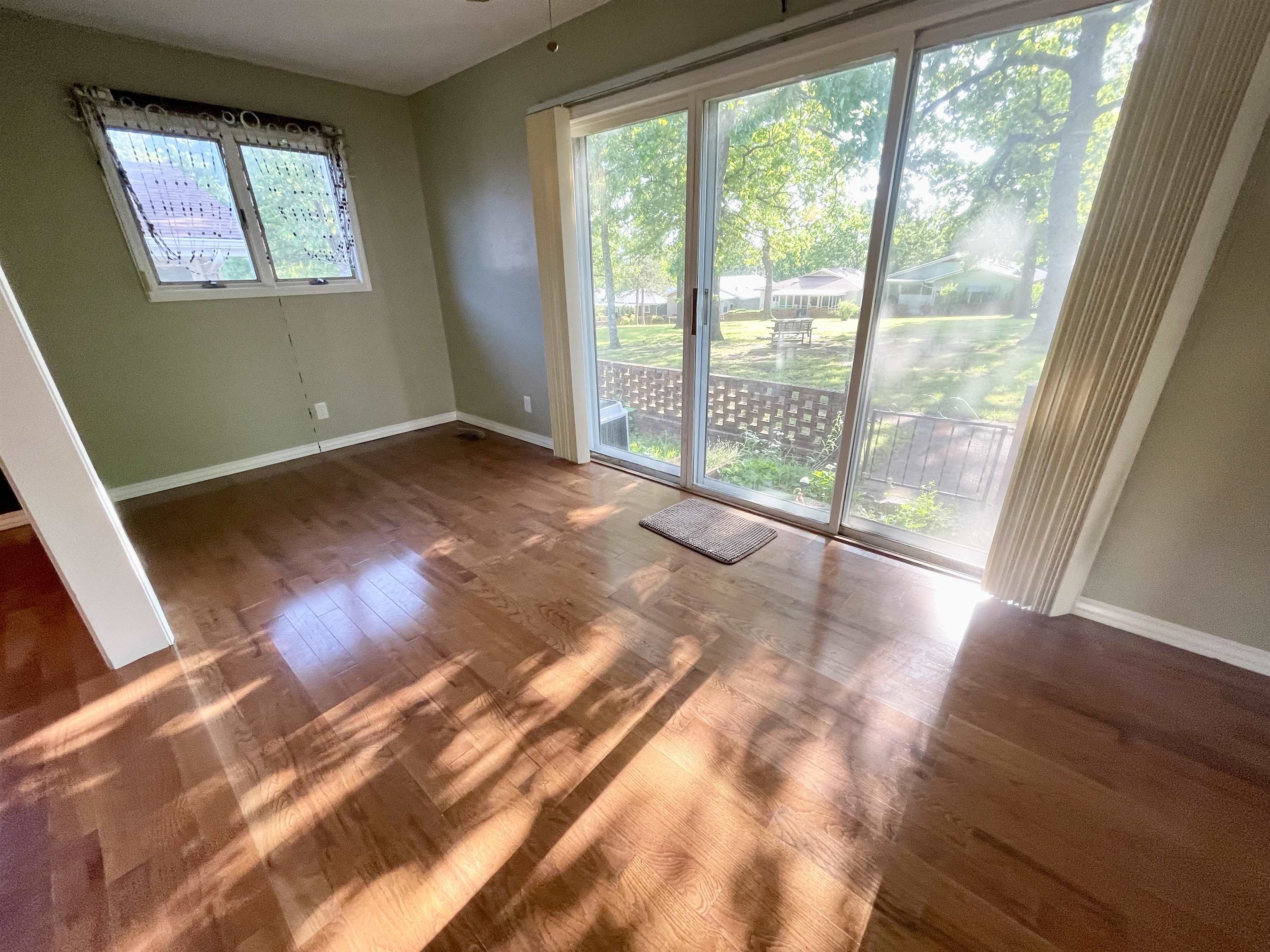 Photo 17 - Residential for sale – 207  Parliament   Horseshoe Bend, AR