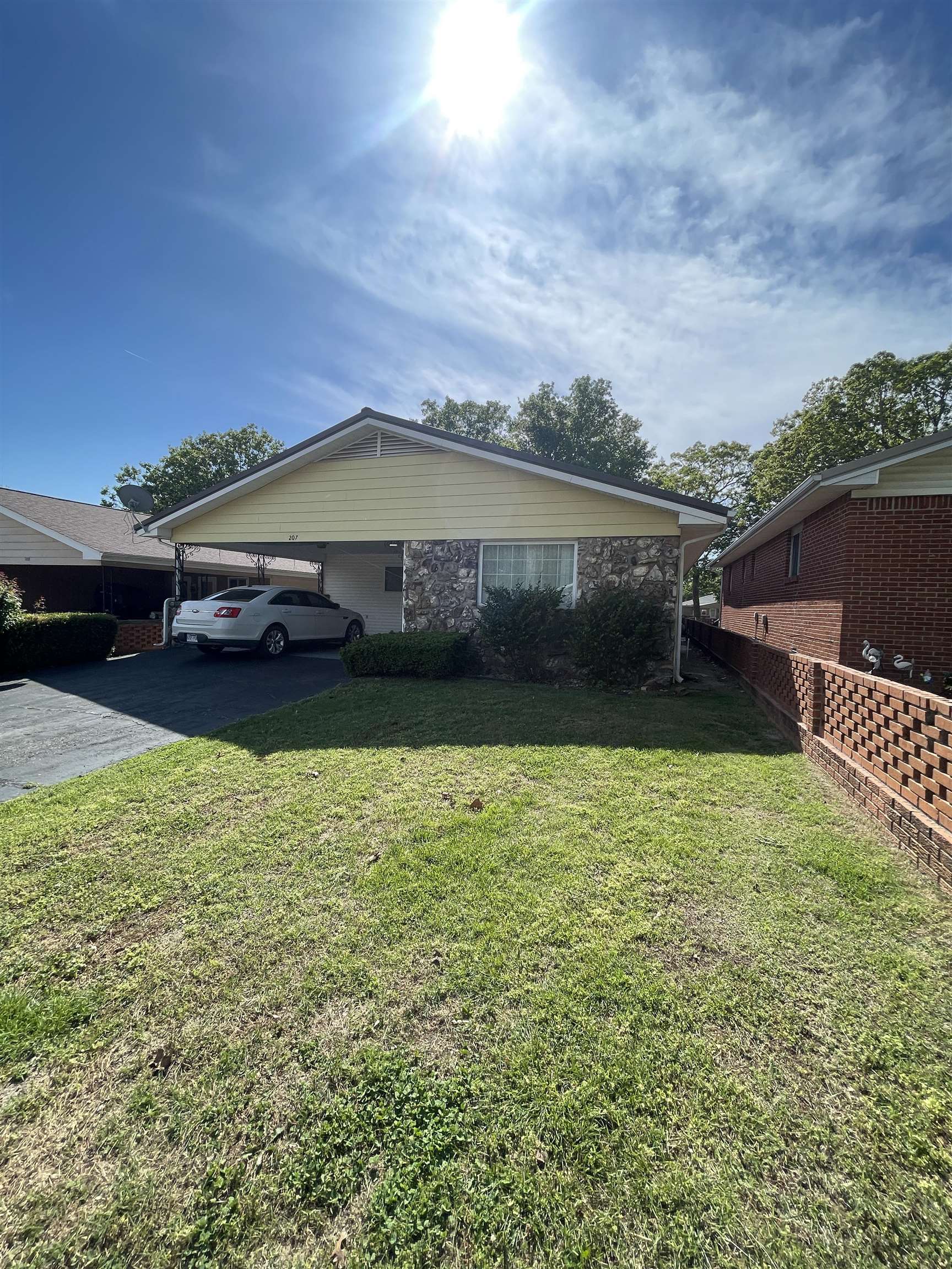 Photo 5 - Residential for sale – 207  Parliament   Horseshoe Bend, AR