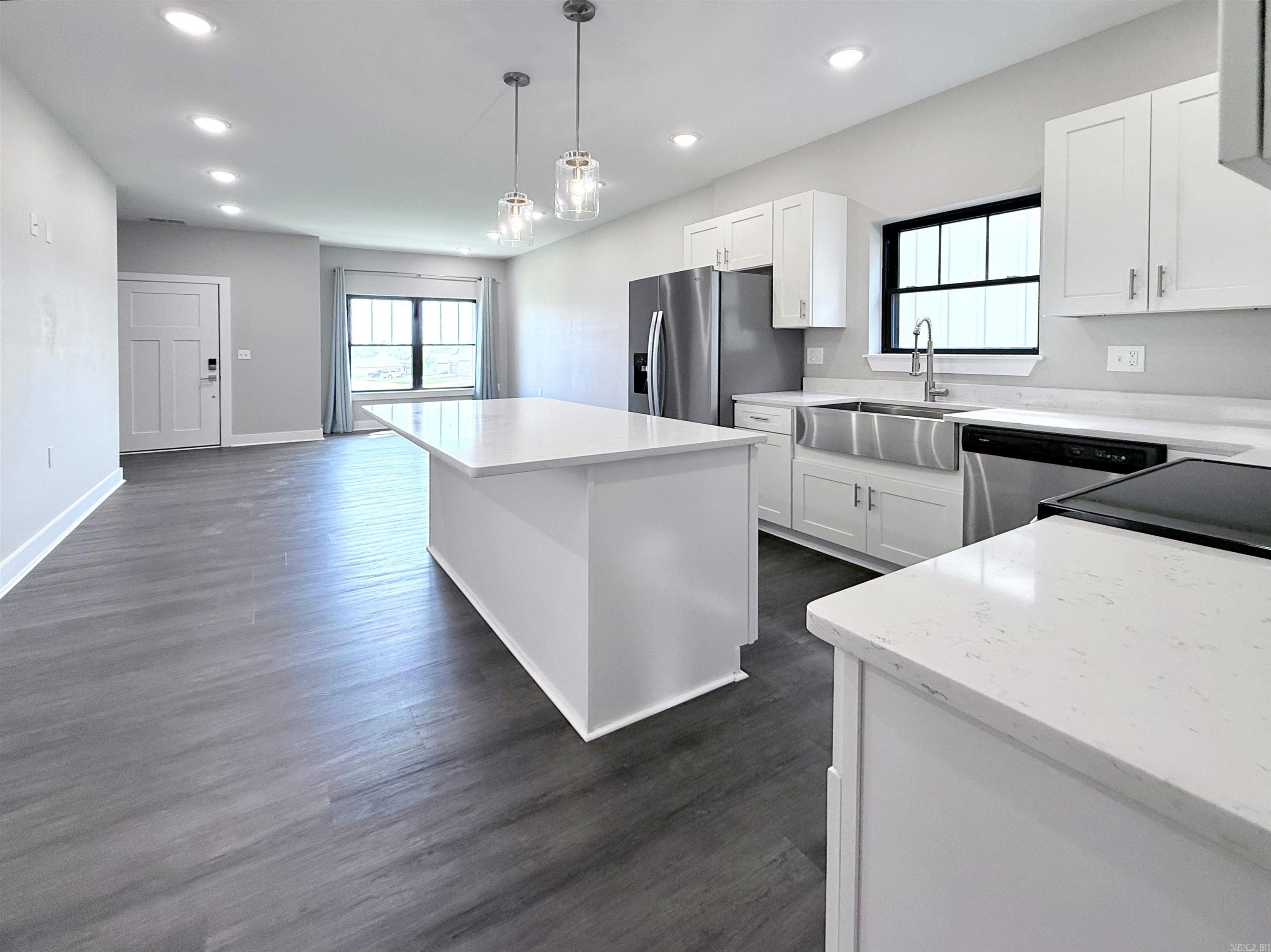 Photo 3 - Residential for sale – 5  Estes Way   Southside, AR