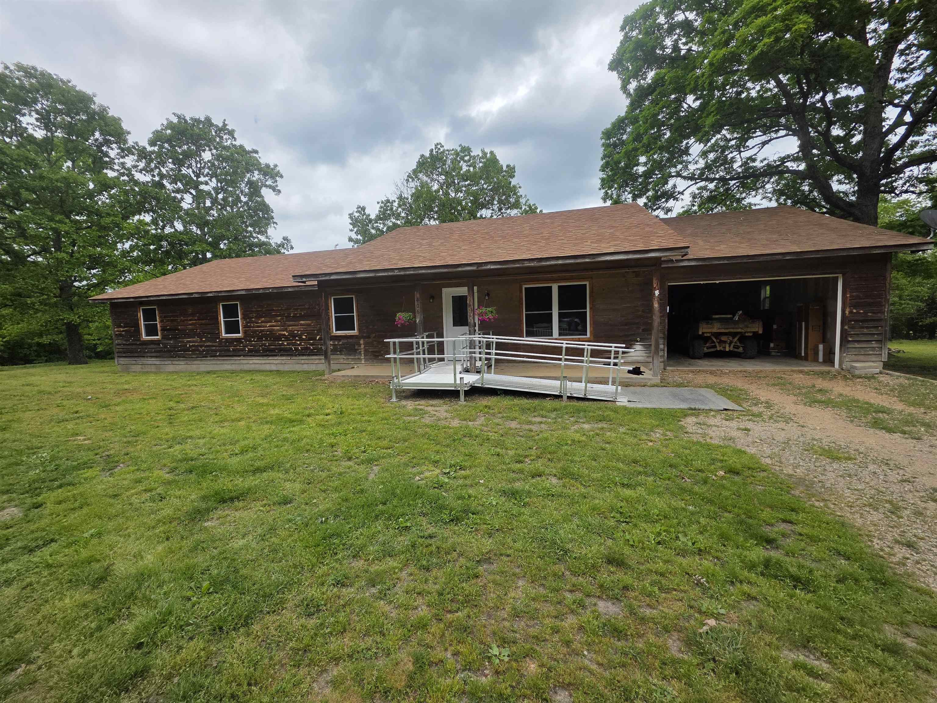 Photo 5 - Residential for sale – 406 E CC   Hardy, AR