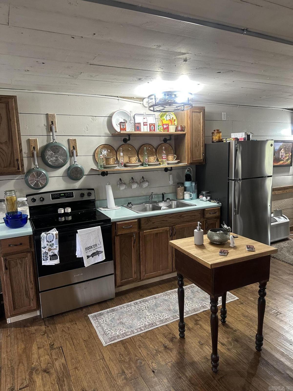 Photo 15 - Residential for sale – 7537  HWY 289   Mammoth Spring, AR