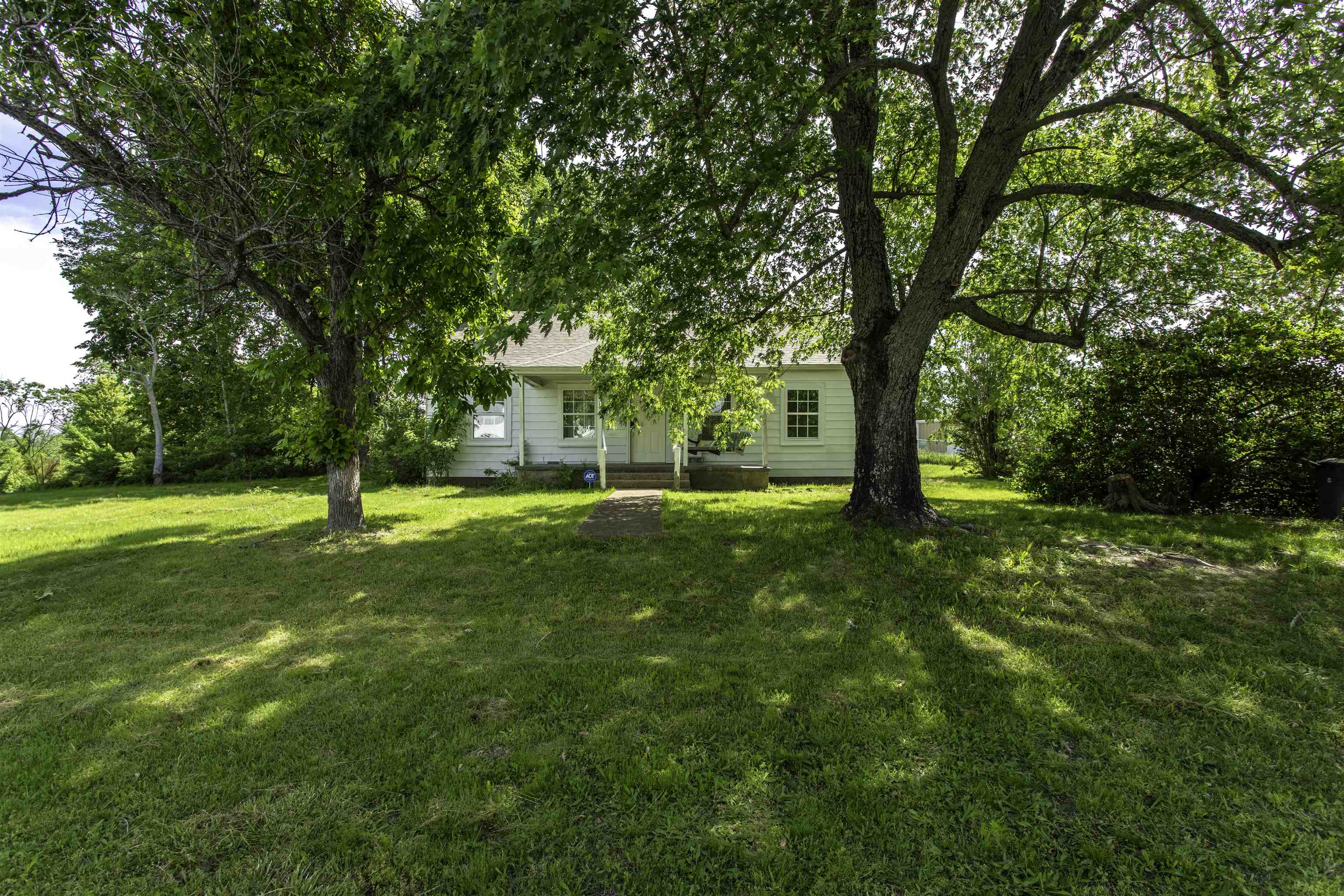 Photo 3 - Residential for sale – 101  2nd   Oxford, AR