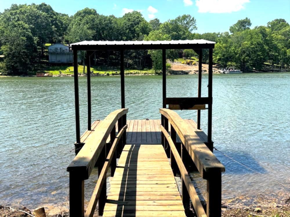 Photo 3 - Residential for sale – 236 E Lakeshore   Cherokee Village, AR