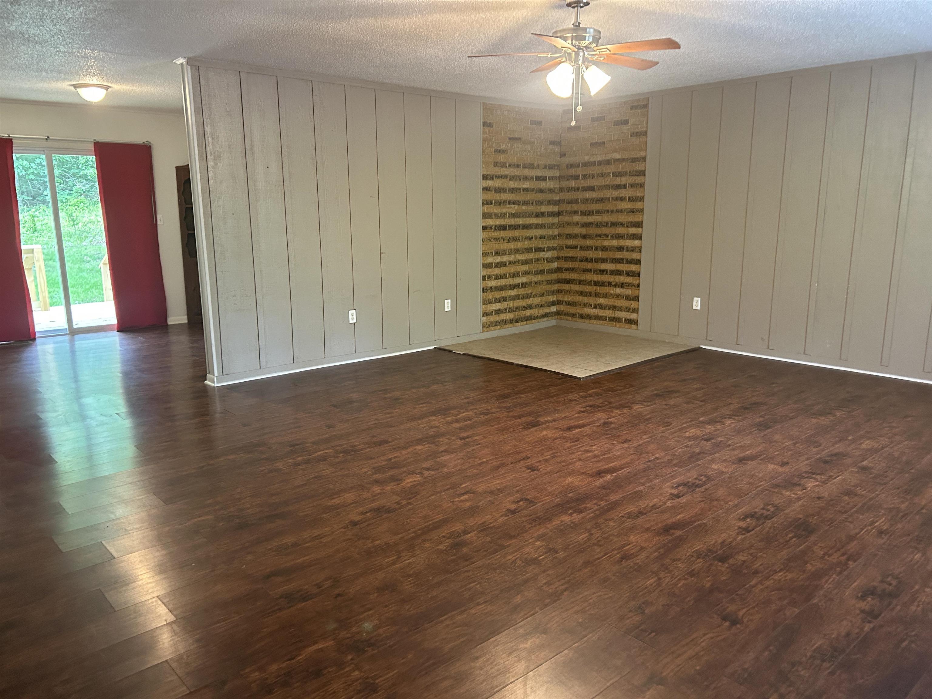 Photo 5 - Residential for sale – 1202  Jefferson City   Horseshoe Bend, AR