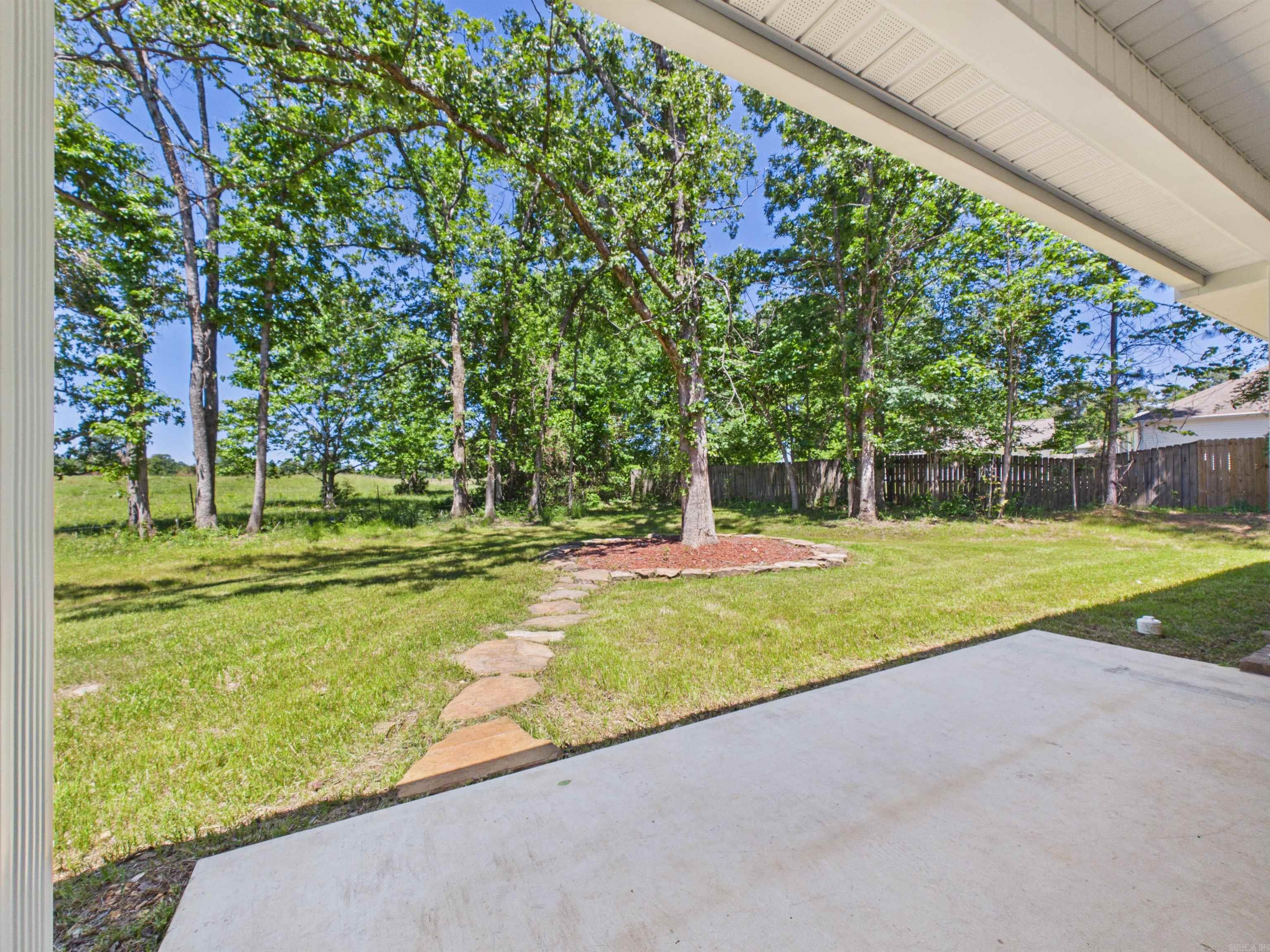 Photo 4 - Residential for sale – 100  Shackleford Dr   Batesville, AR