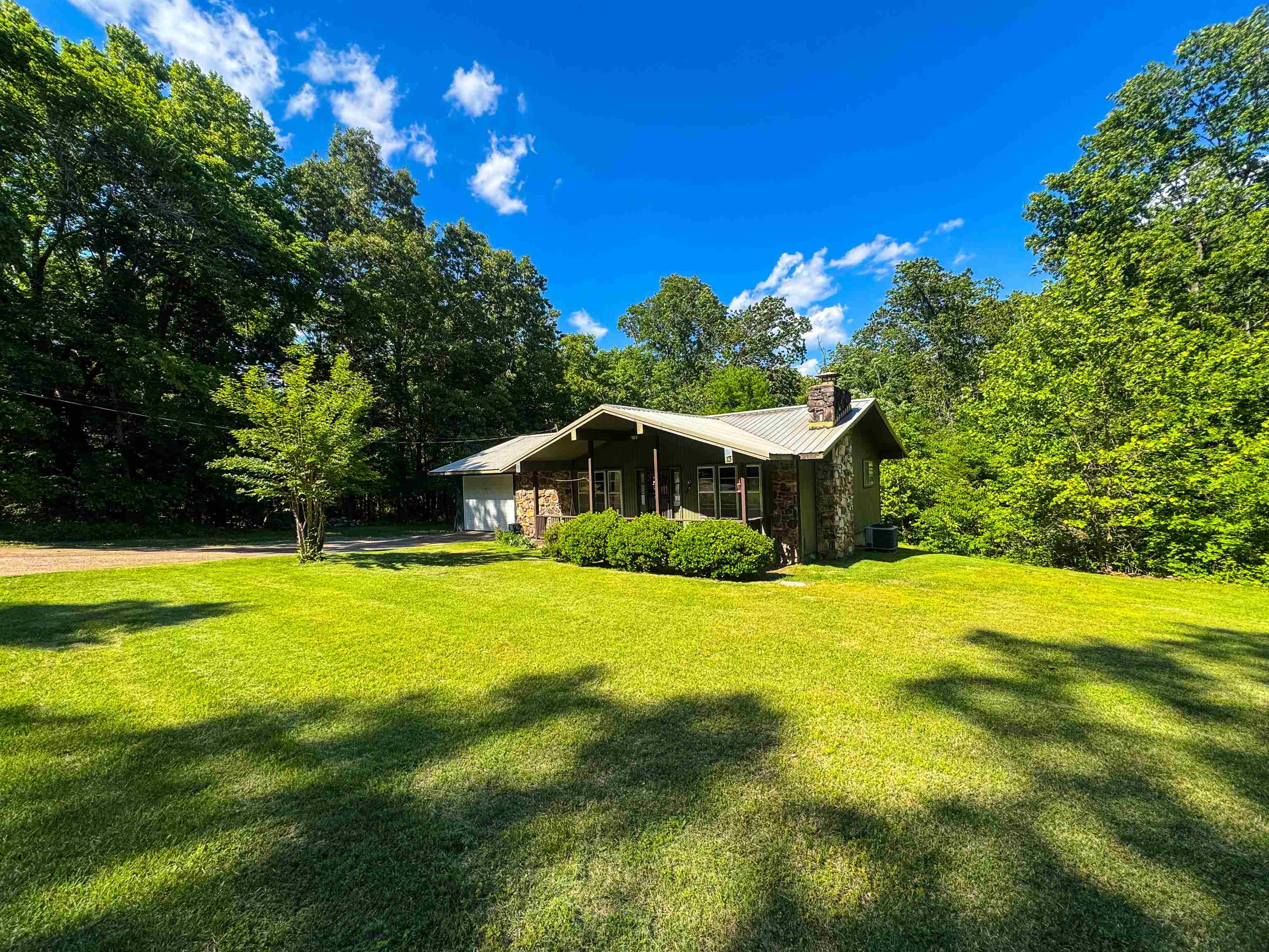 Photo 2 - Residential for sale – 13  Iowa   Cherokee Village, AR