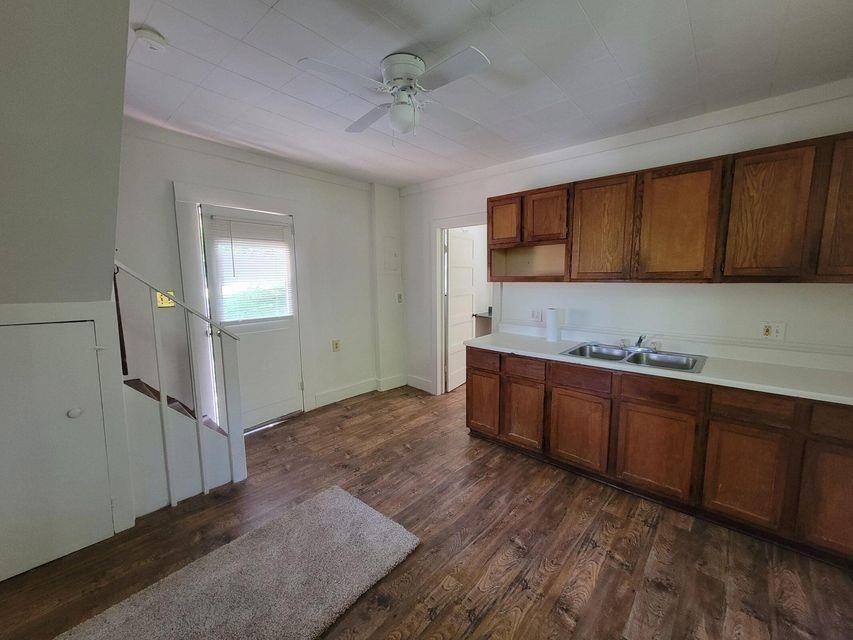 Photo 9 - Residential for sale – 1210  Walker   Mammoth Spring, AR