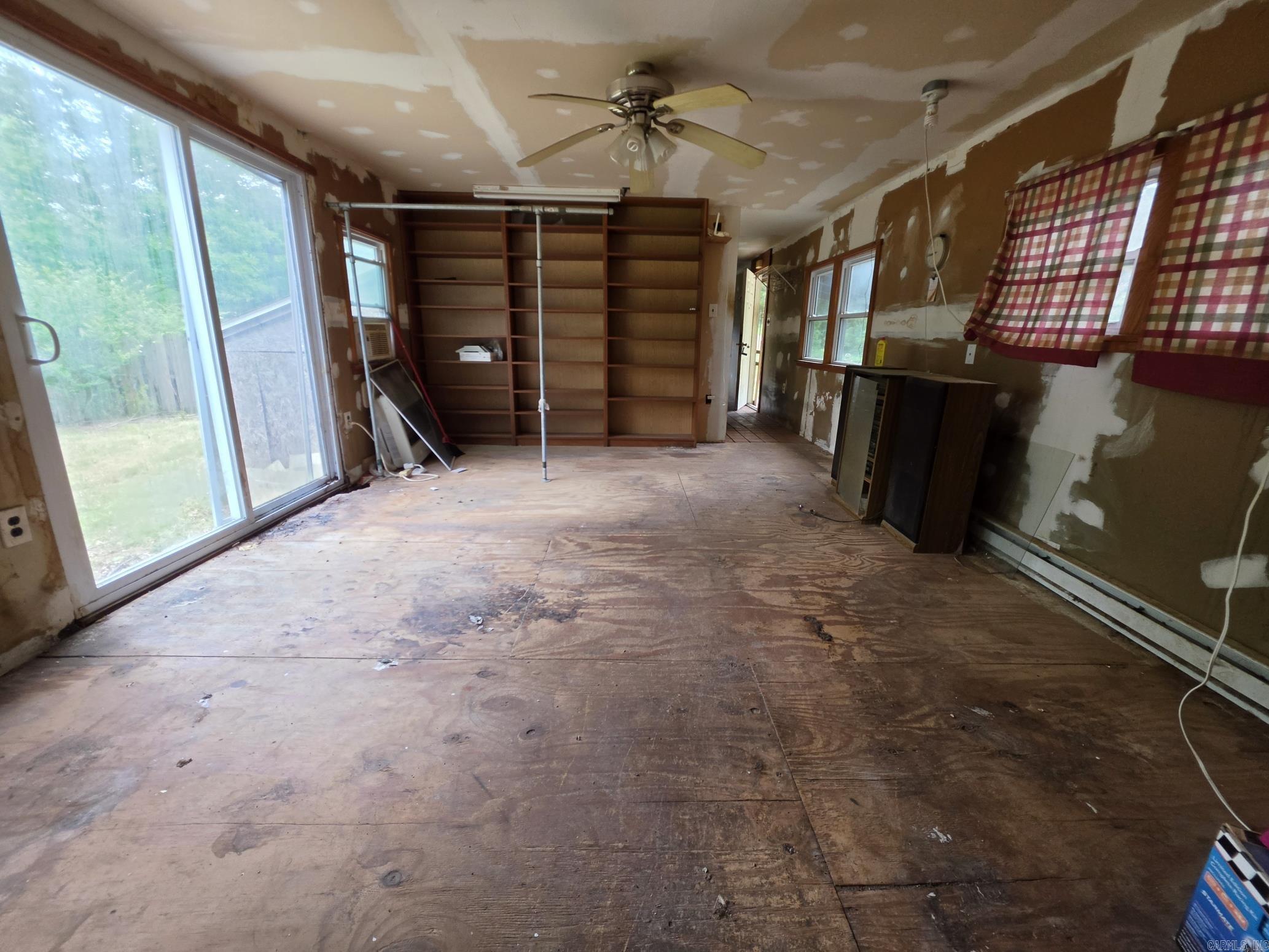 Photo 8 - Residential for sale – 295  Black Oak   Mammoth Spring, AR