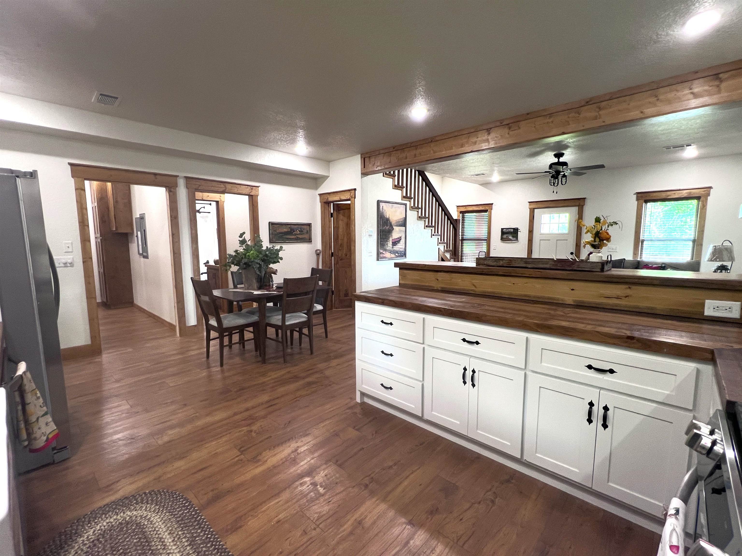 Photo 8 - Residential for sale – 2 N Riverview   Mountain View, AR