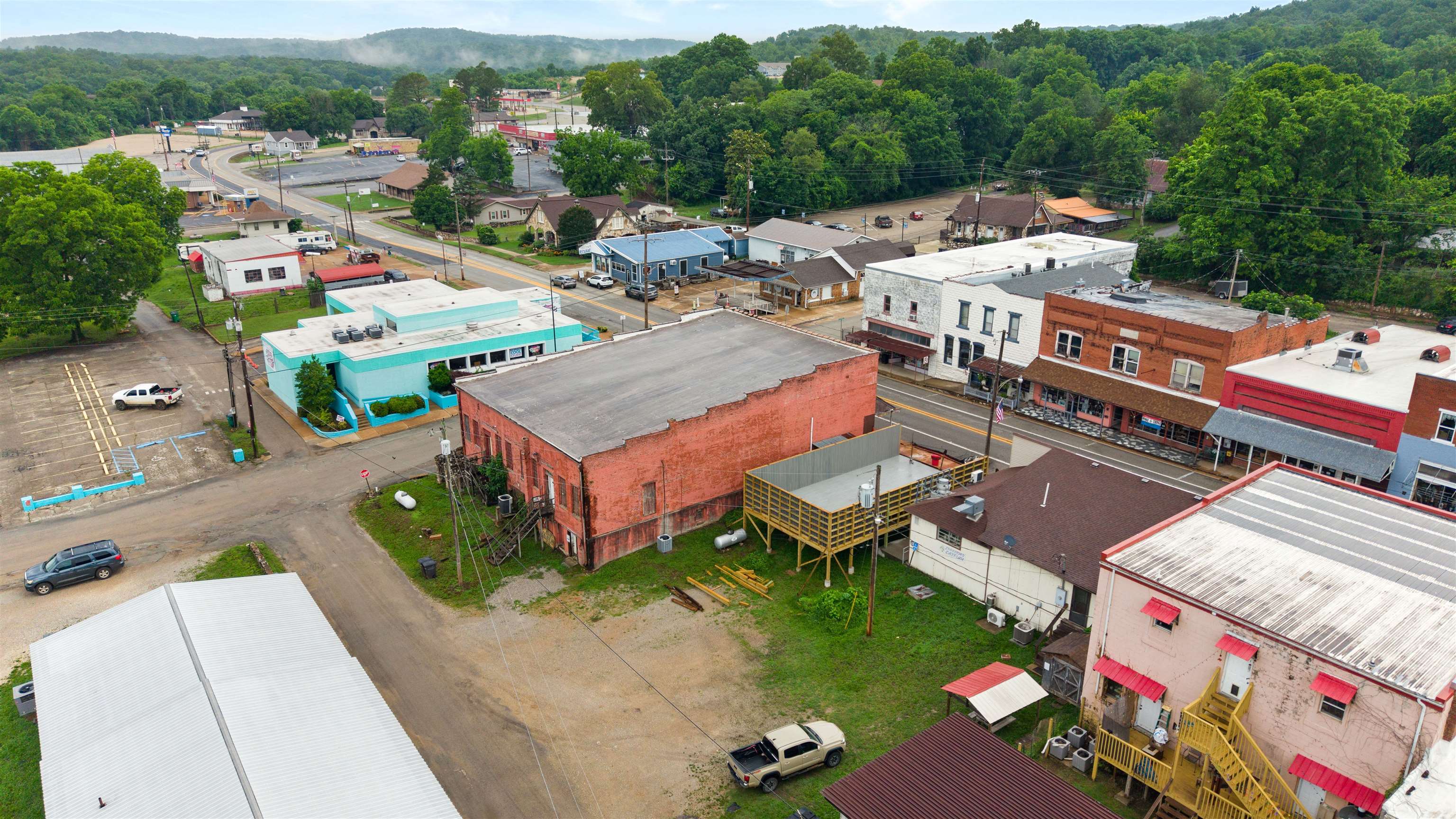 Photo 12 - Commercial / Industrial for sale – 107 E Main   Hardy, AR
