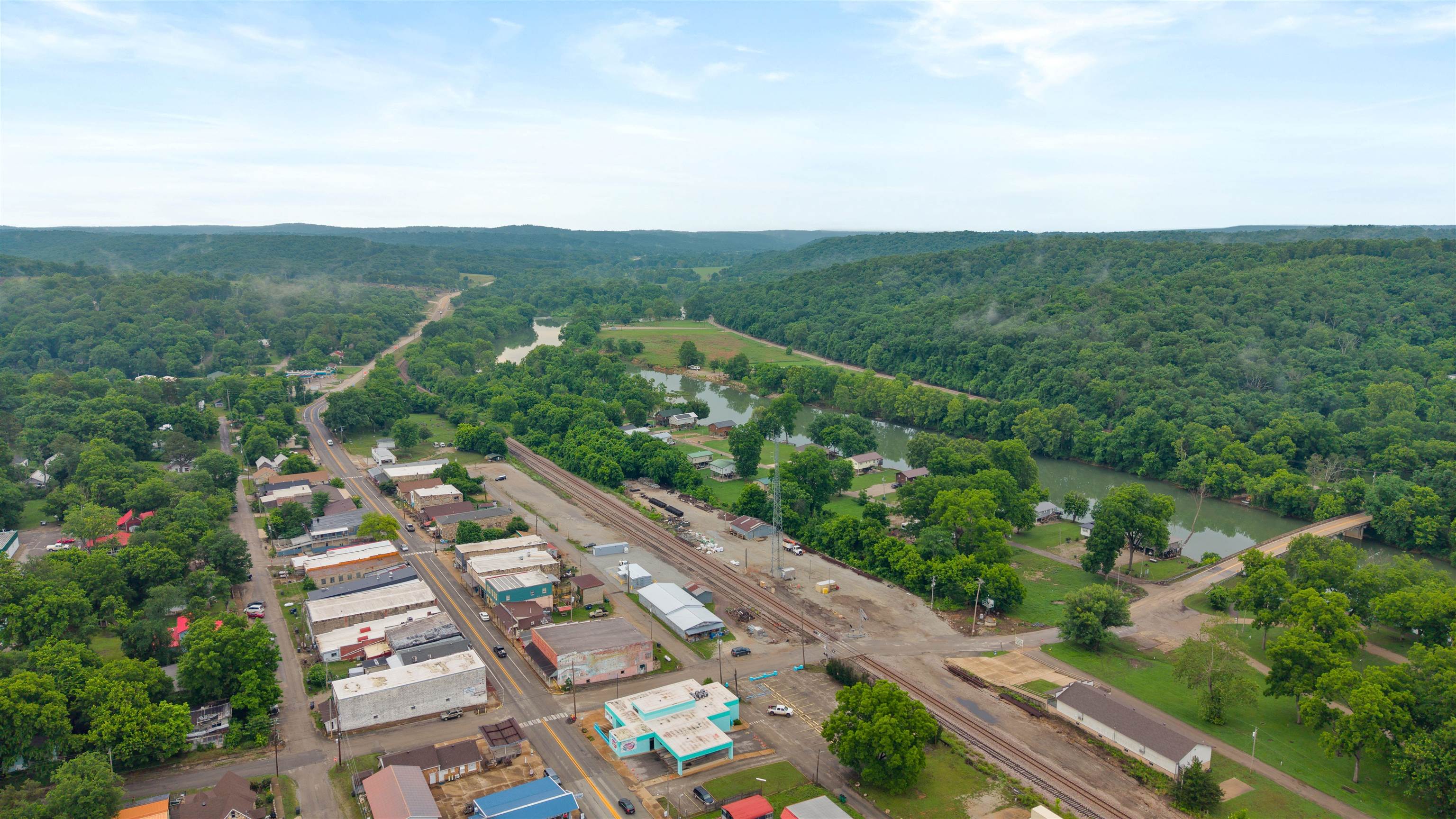 Photo 21 - Commercial / Industrial for sale – 107 E Main   Hardy, AR