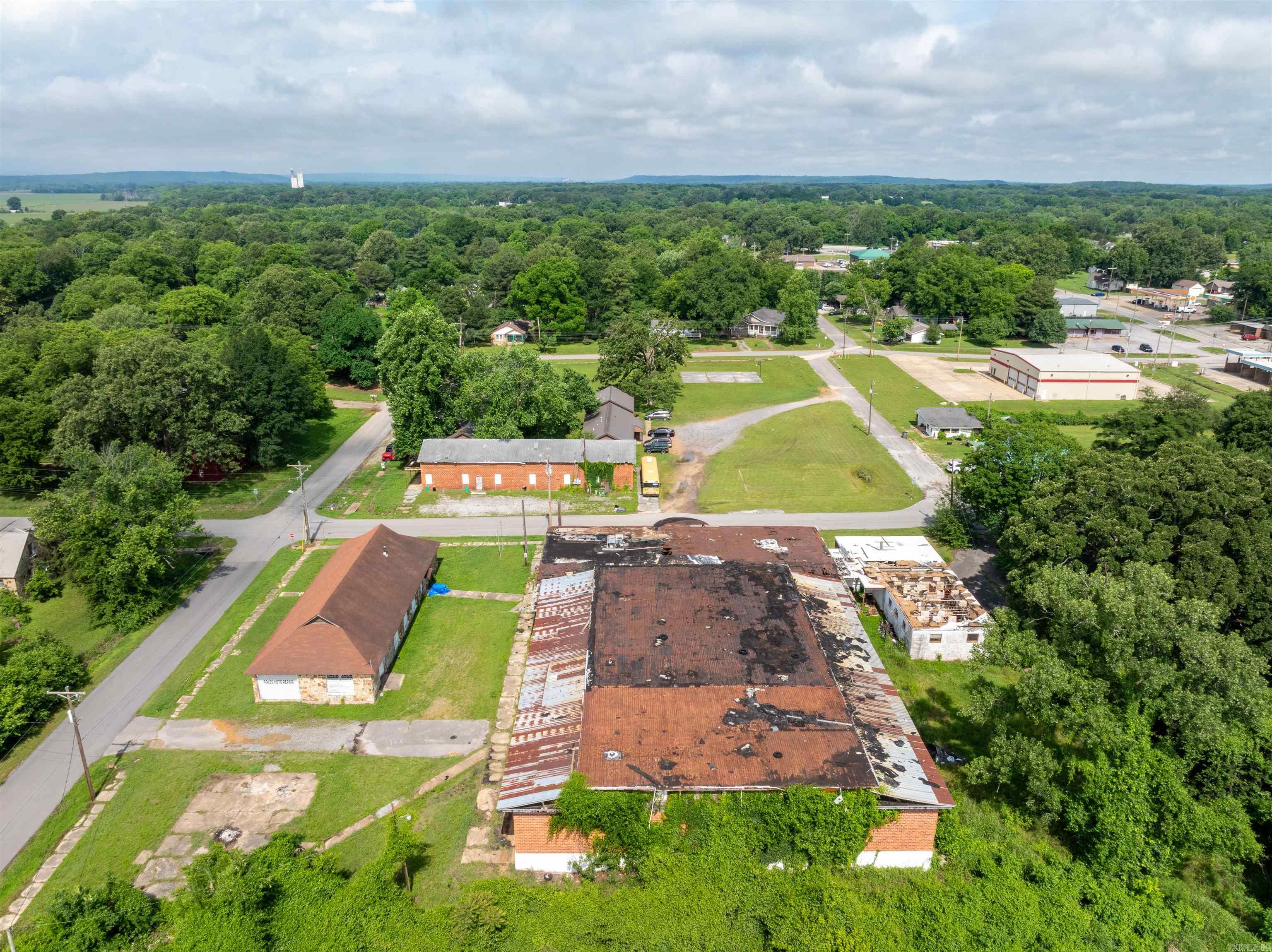 Photo 2 - Commercial / Industrial for sale – 450  College   Newark, AR