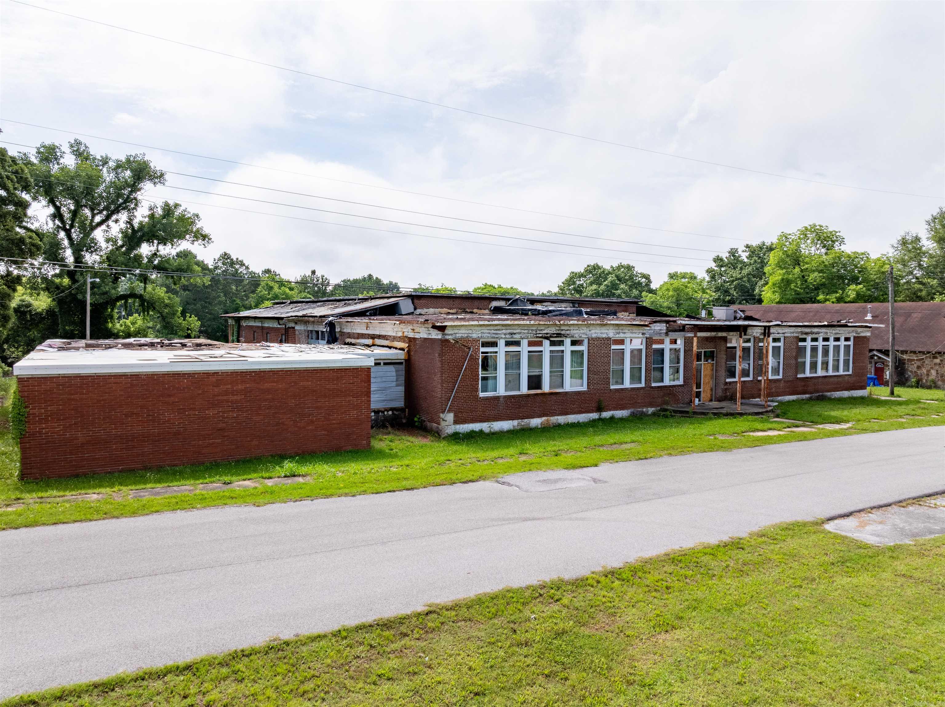 Photo 13 - Commercial / Industrial for sale – 450  College   Newark, AR