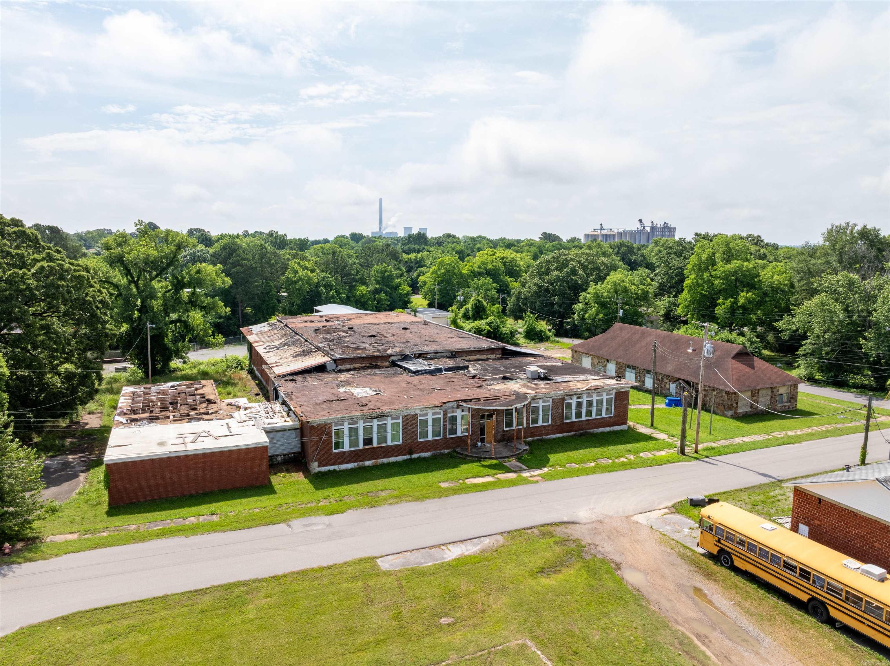 Photo 17 - Commercial / Industrial for sale – 450  College   Newark, AR